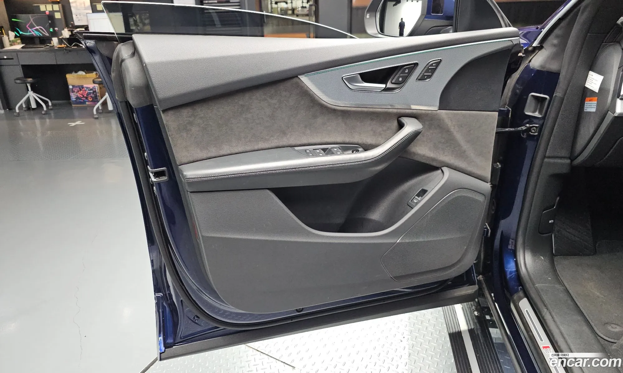 Audi Q8 2020 WAUZZZF17LD018880 — 12