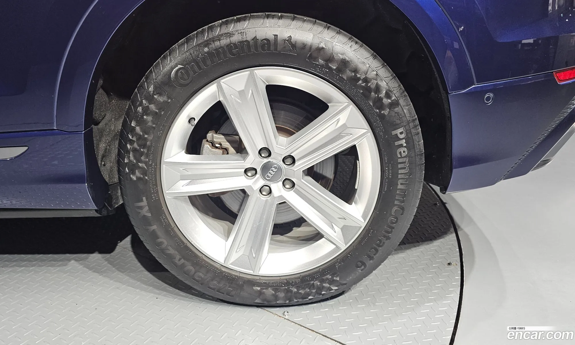 Audi Q8 2020 WAUZZZF17LD018880 — 27