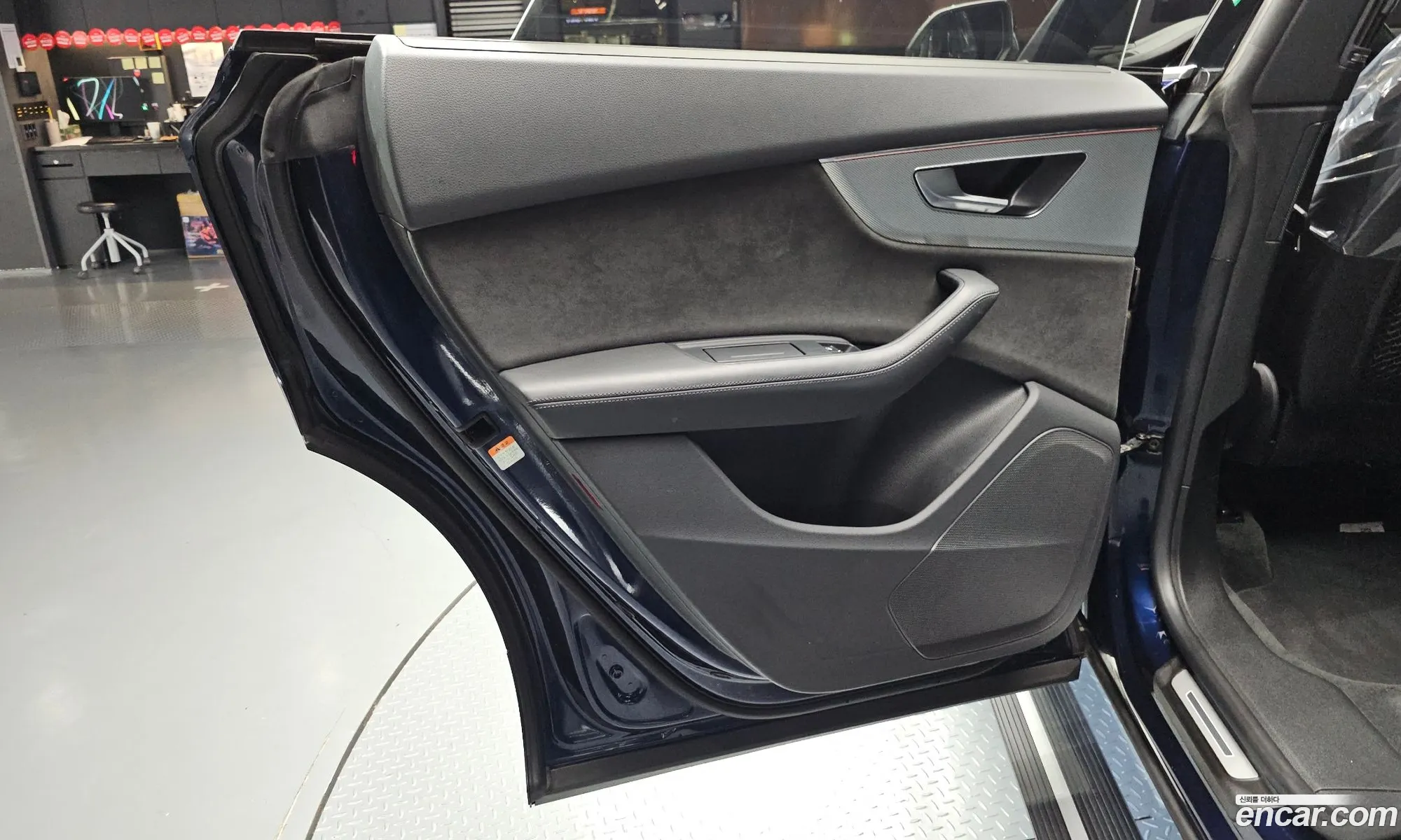 Audi Q8 2020 WAUZZZF17LD018880 — 16