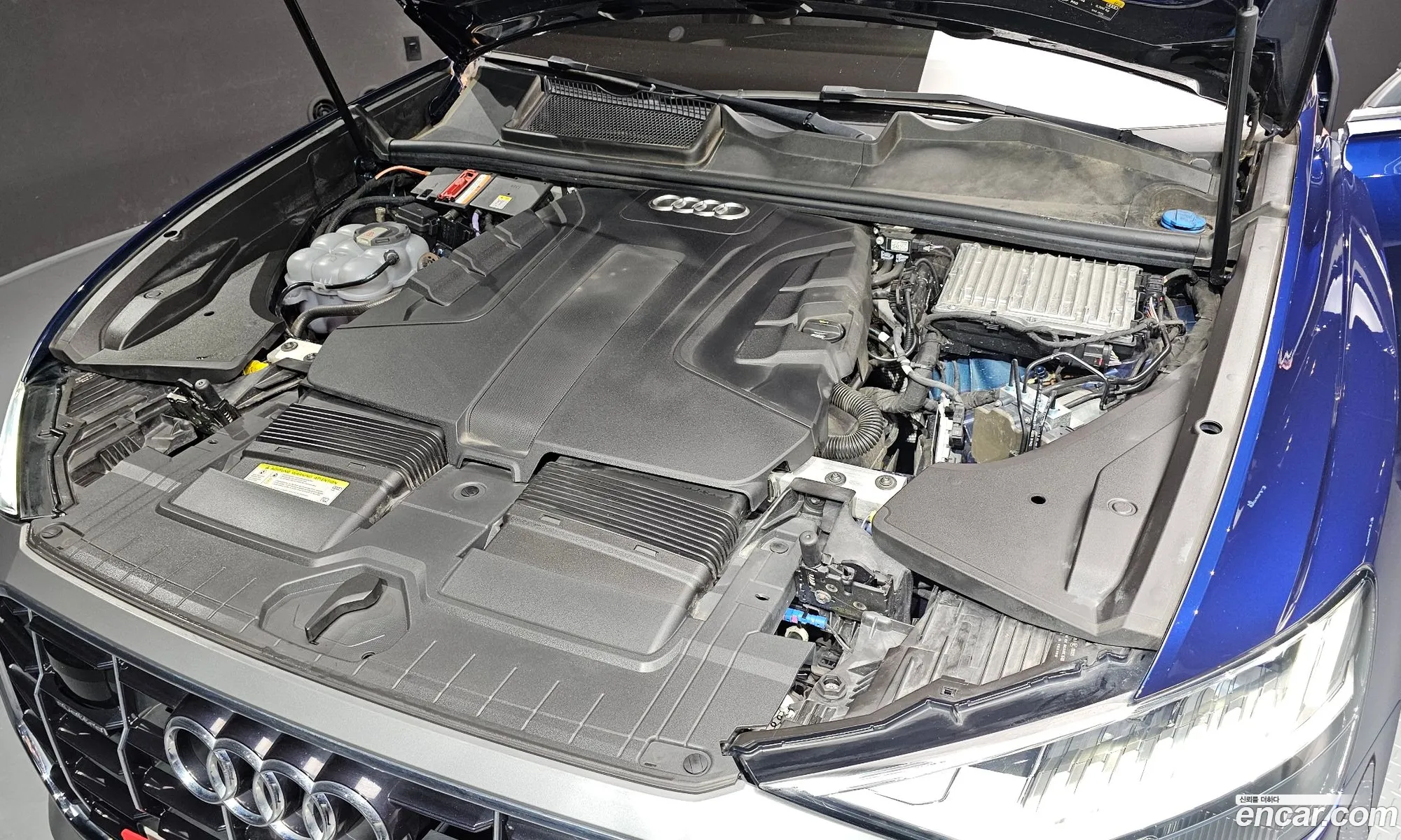 Audi Q8 2020 WAUZZZF17LD018880 — 18