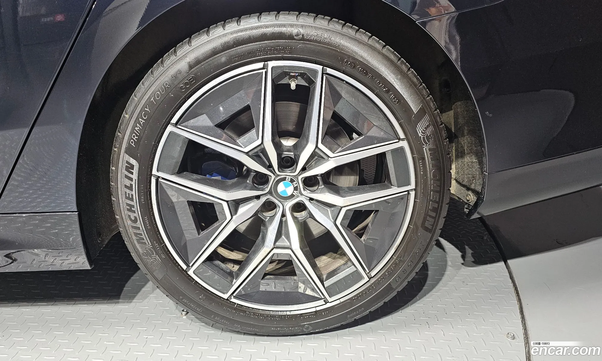 BMW 5 Series 2024 — 21