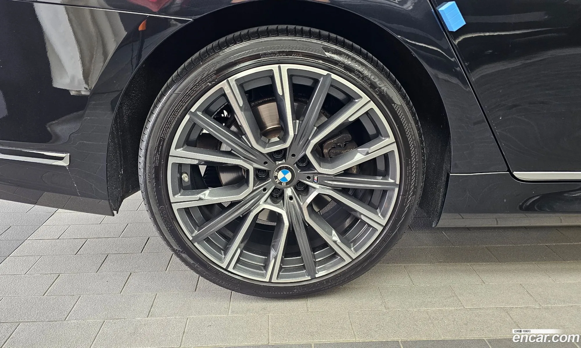 BMW 7 Series 2021 WBA7B810XMCE76086 — 20