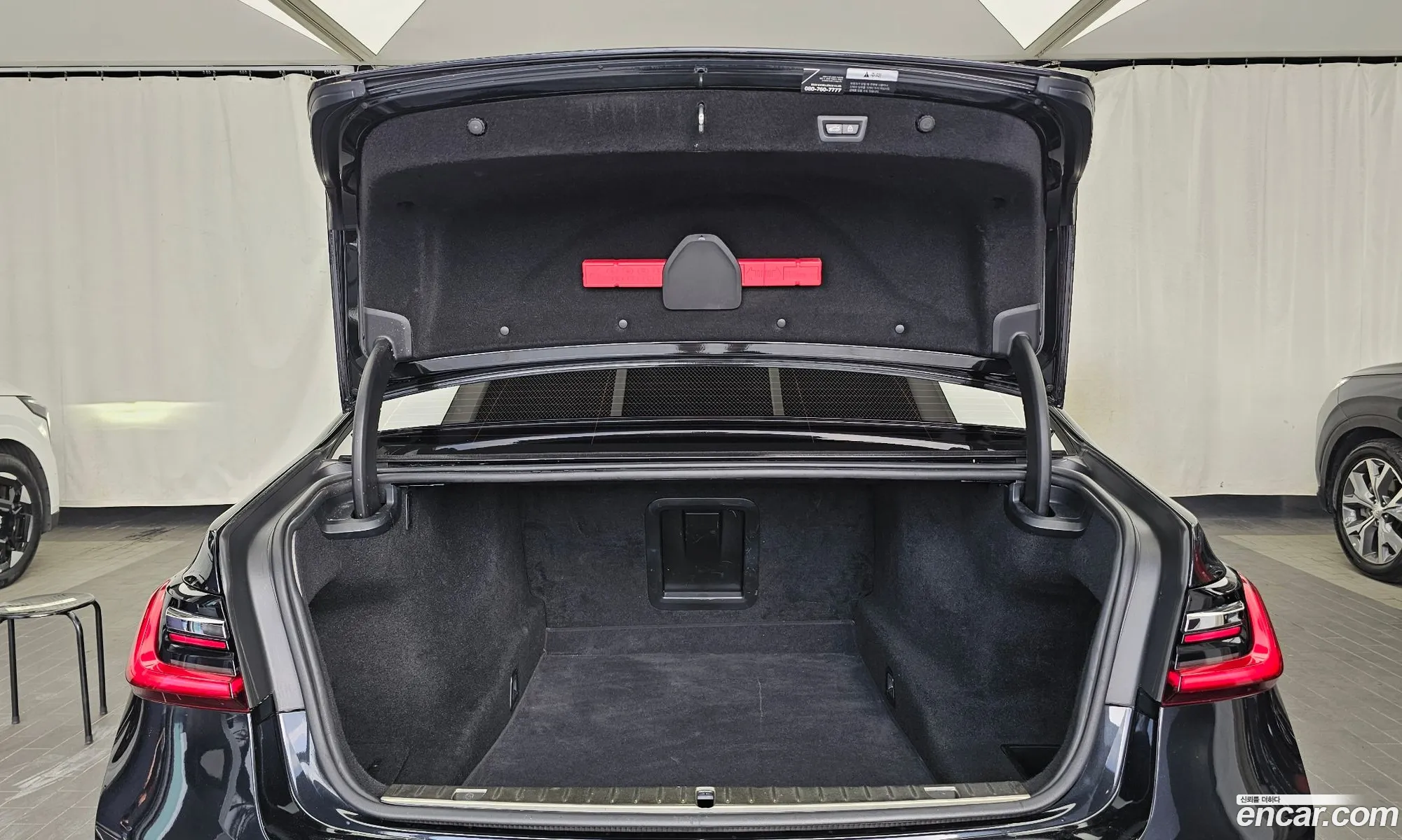 BMW 7 Series 2021 WBA7B810XMCE76086 — 8