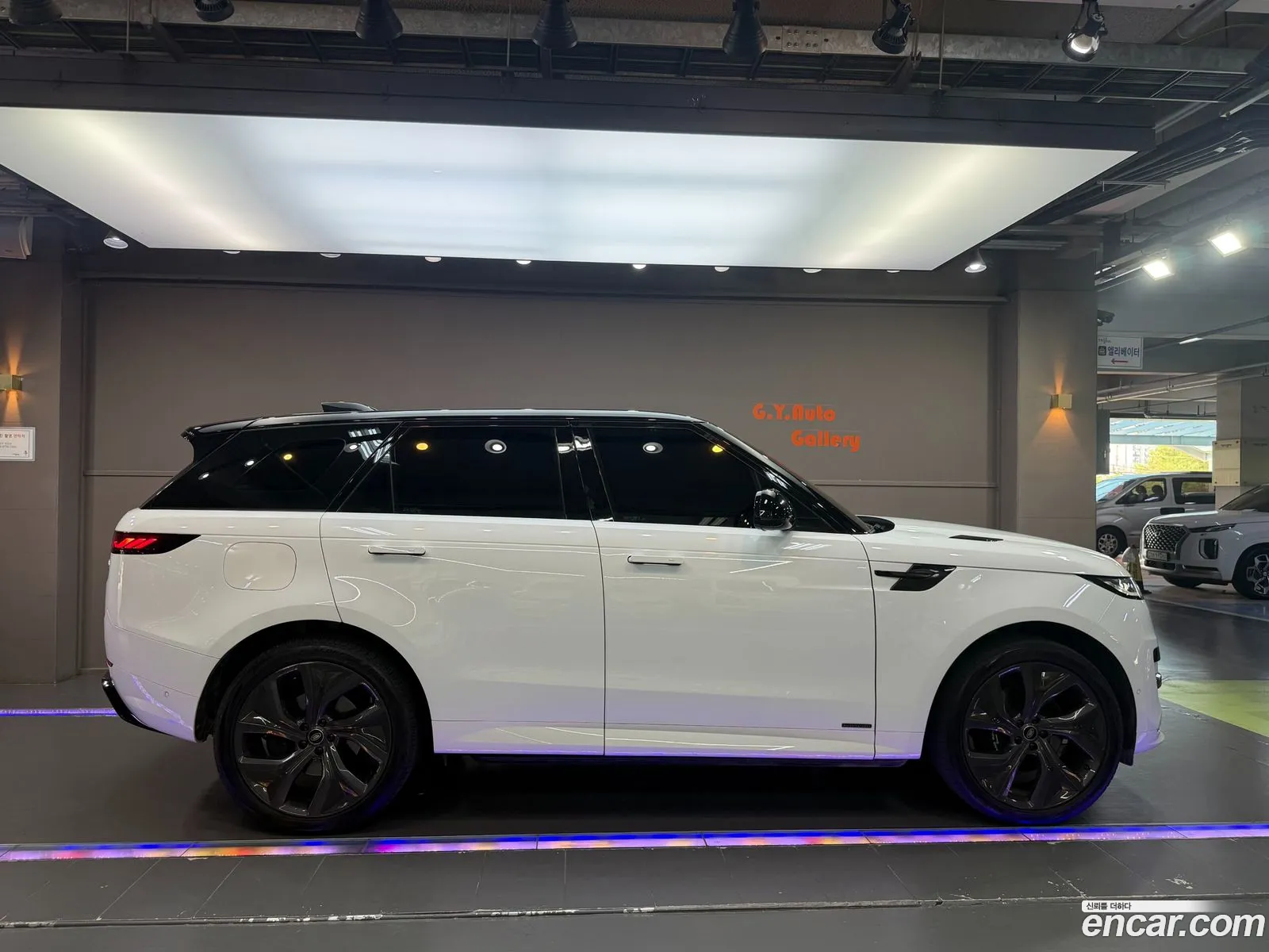 Land Rover Range Rover Sport 2023 — 2