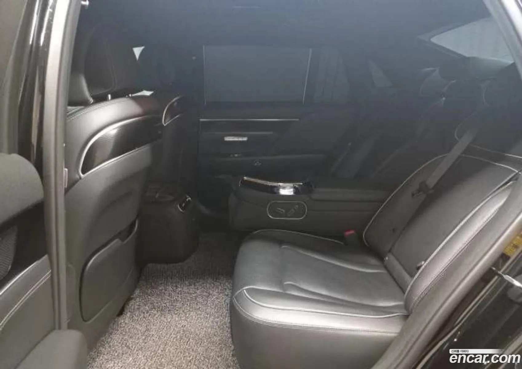 Genesis G90 2023 — 10