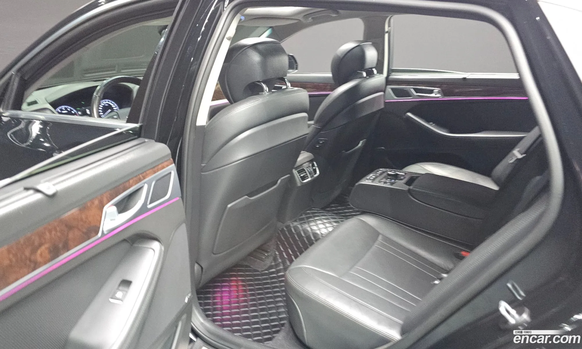 Hyundai Genesis DH 2016 — 8