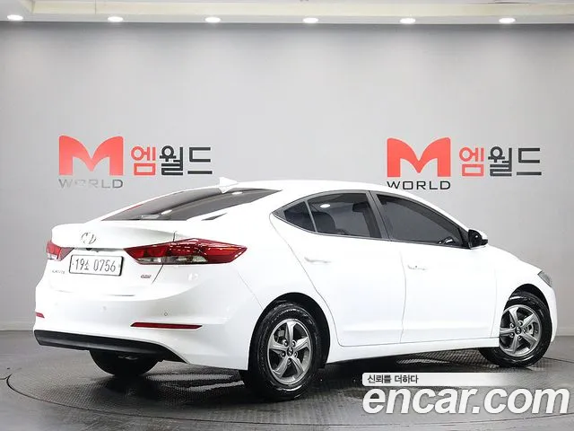 Hyundai Elantra AD 2016 — 3