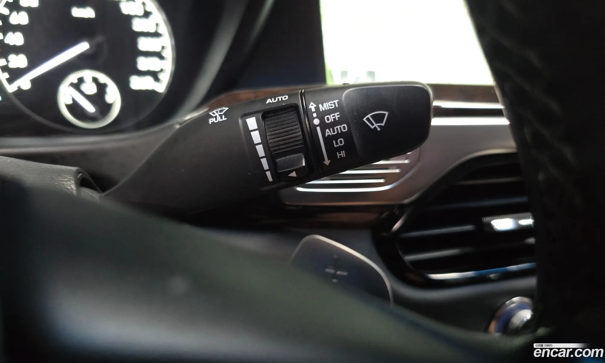 Genesis EQ900 2016 — 19