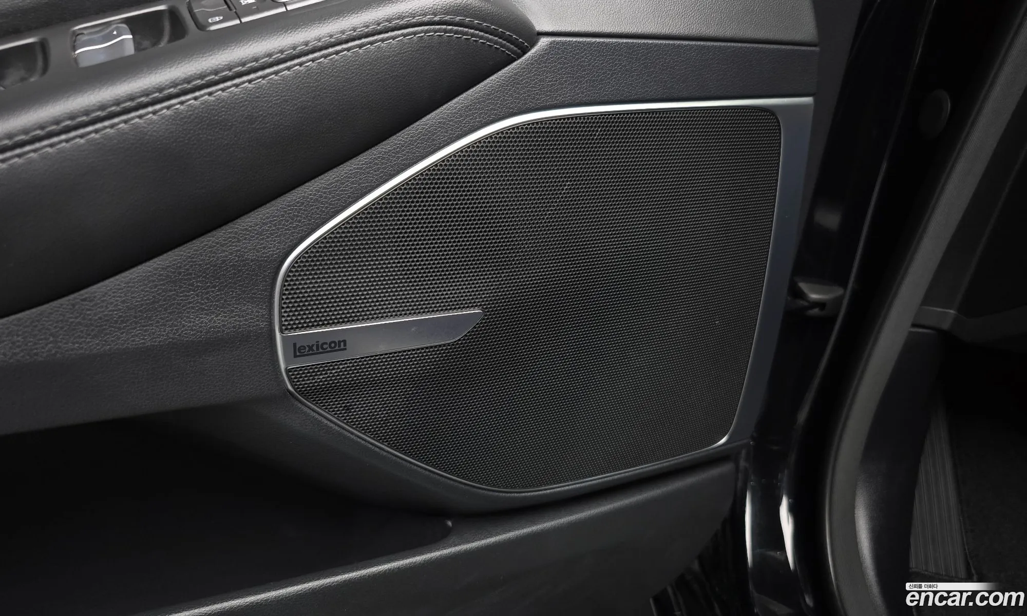 Genesis EQ900 2016 — 10