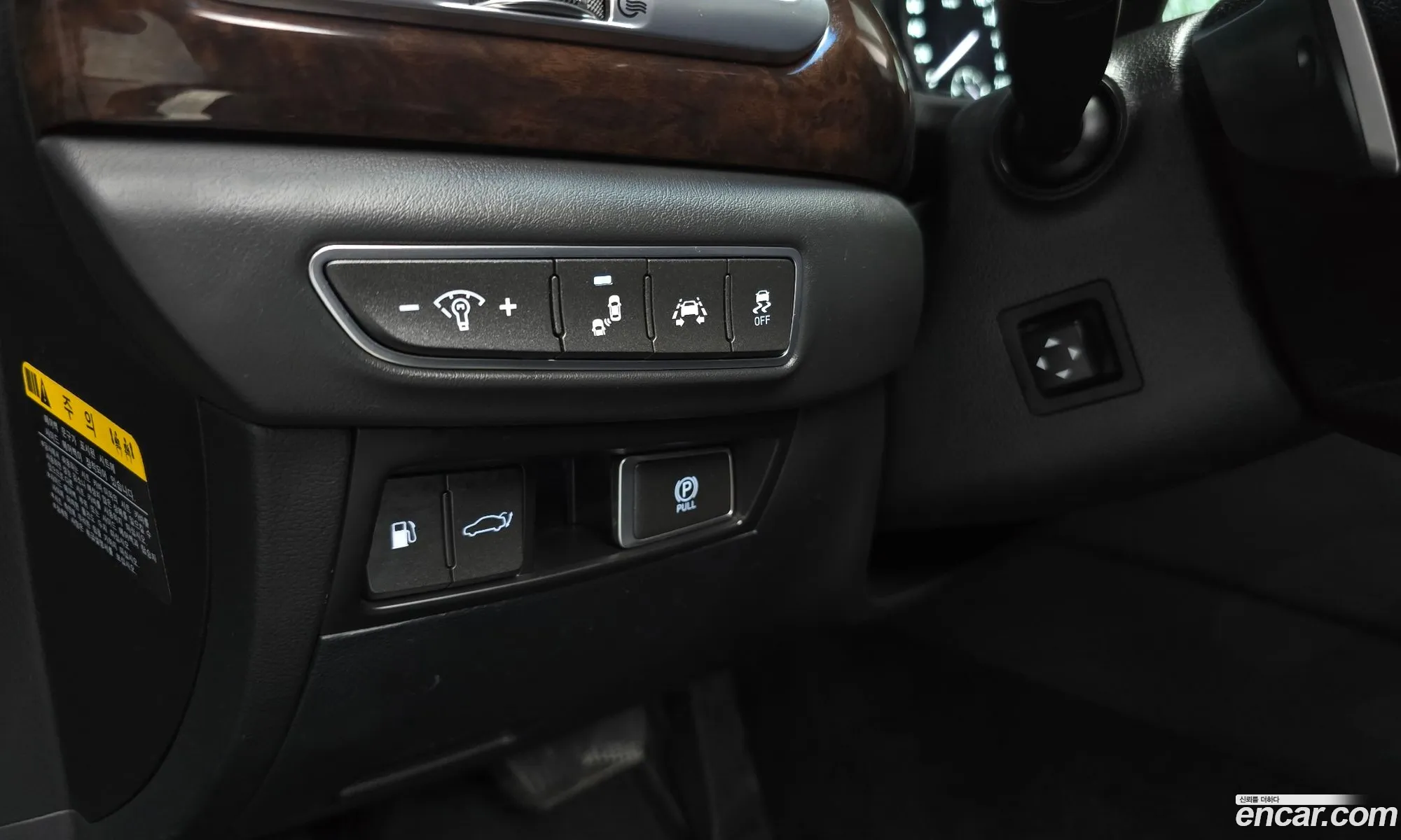 Genesis EQ900 2016 — 14