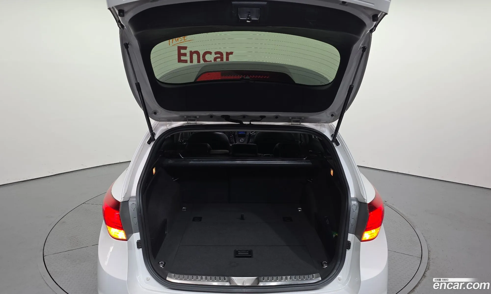 Hyundai i40 2012 — 28