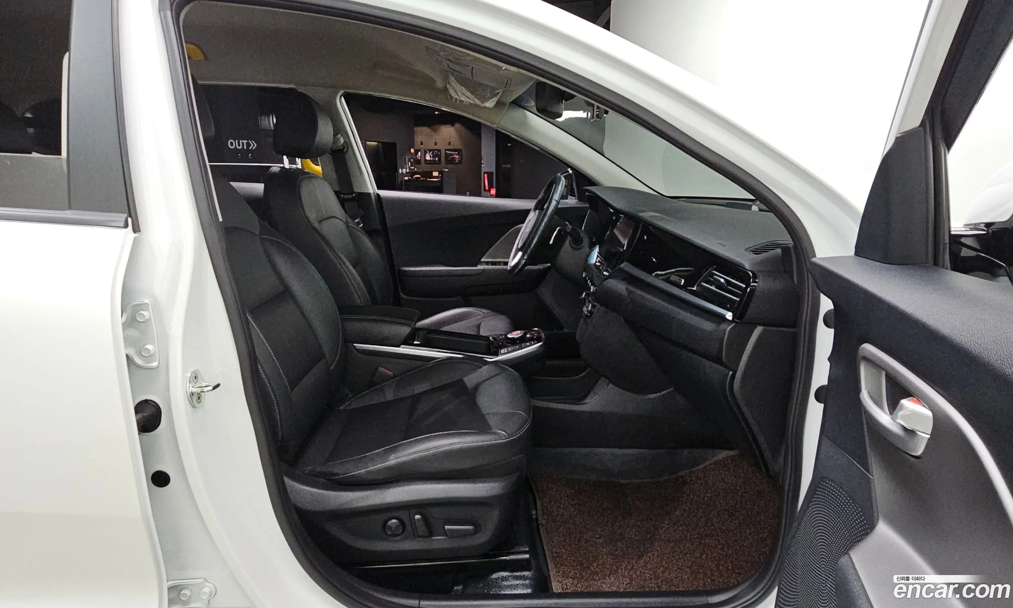 Kia Niro Plus 2022 — 2