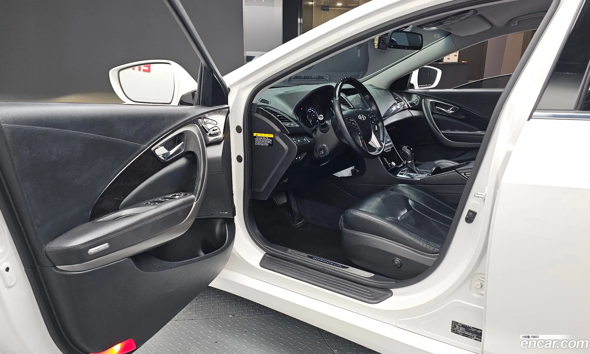 Hyundai Grandeur HG Hybrid 2015 — 10
