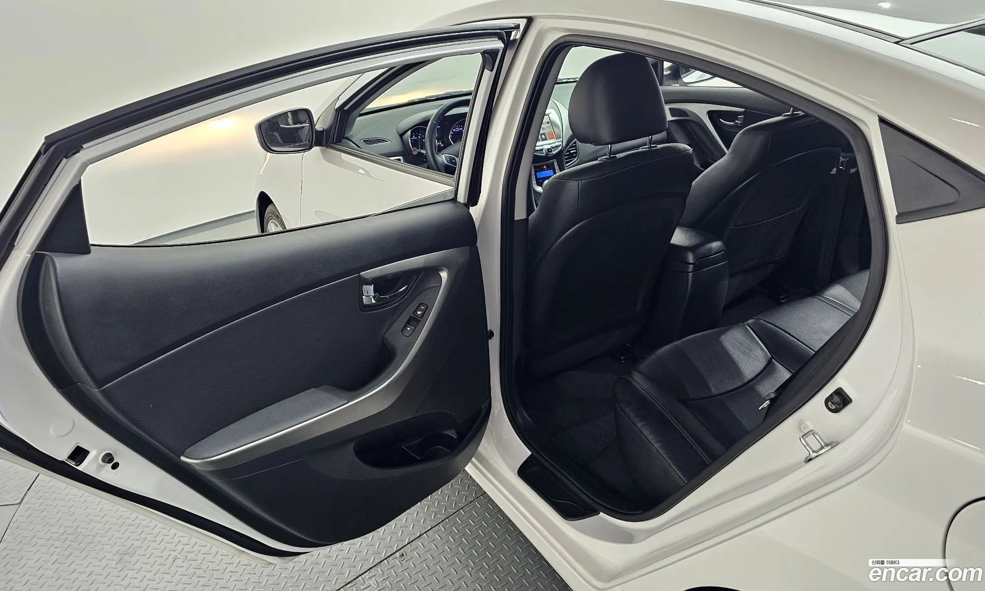 Hyundai Elantra MD 2012 KMHDH41DBCU498746 — 25