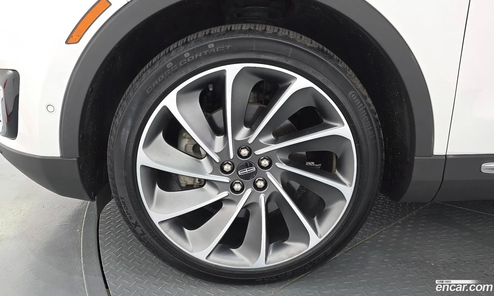 Lincoln Nautilus 2020 — 5