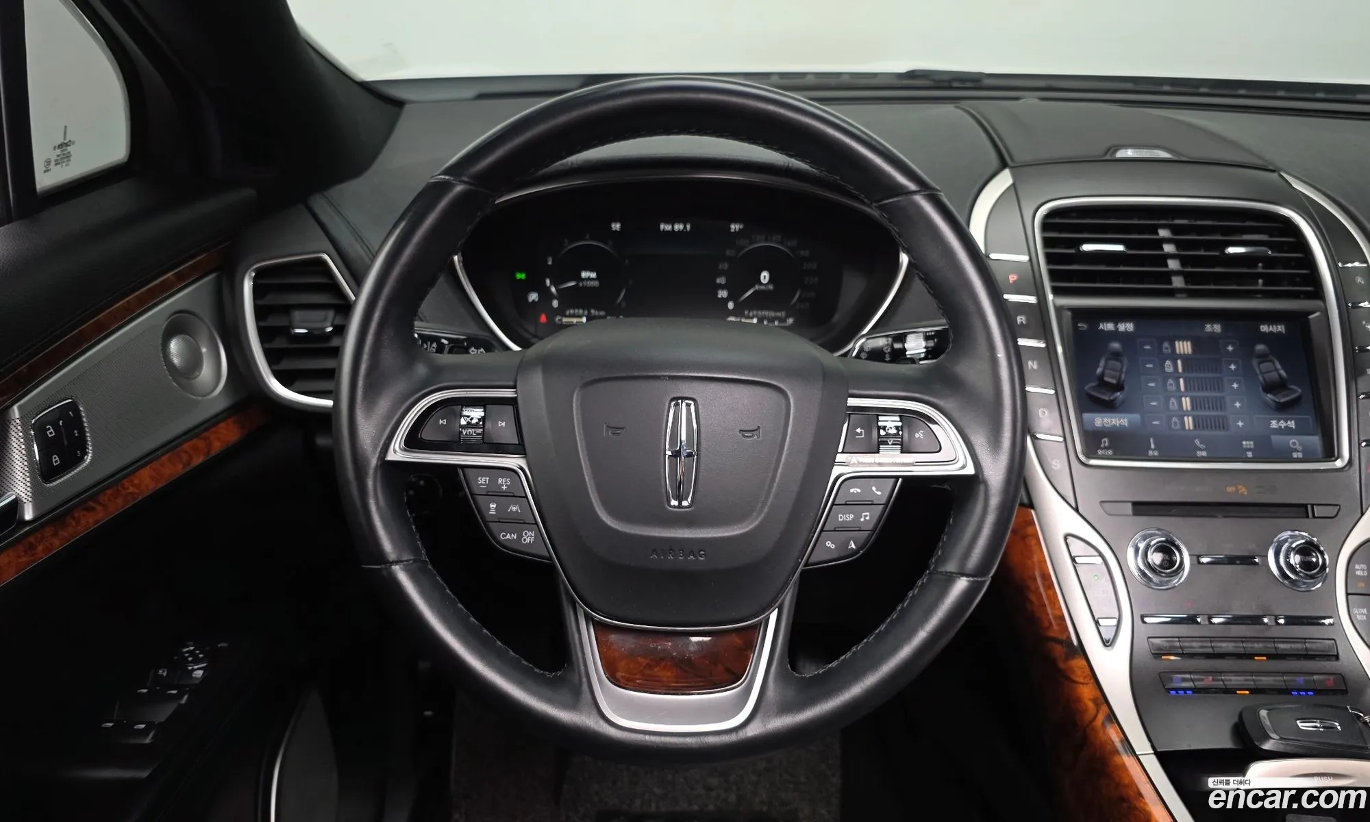 Lincoln Nautilus 2020 — 17