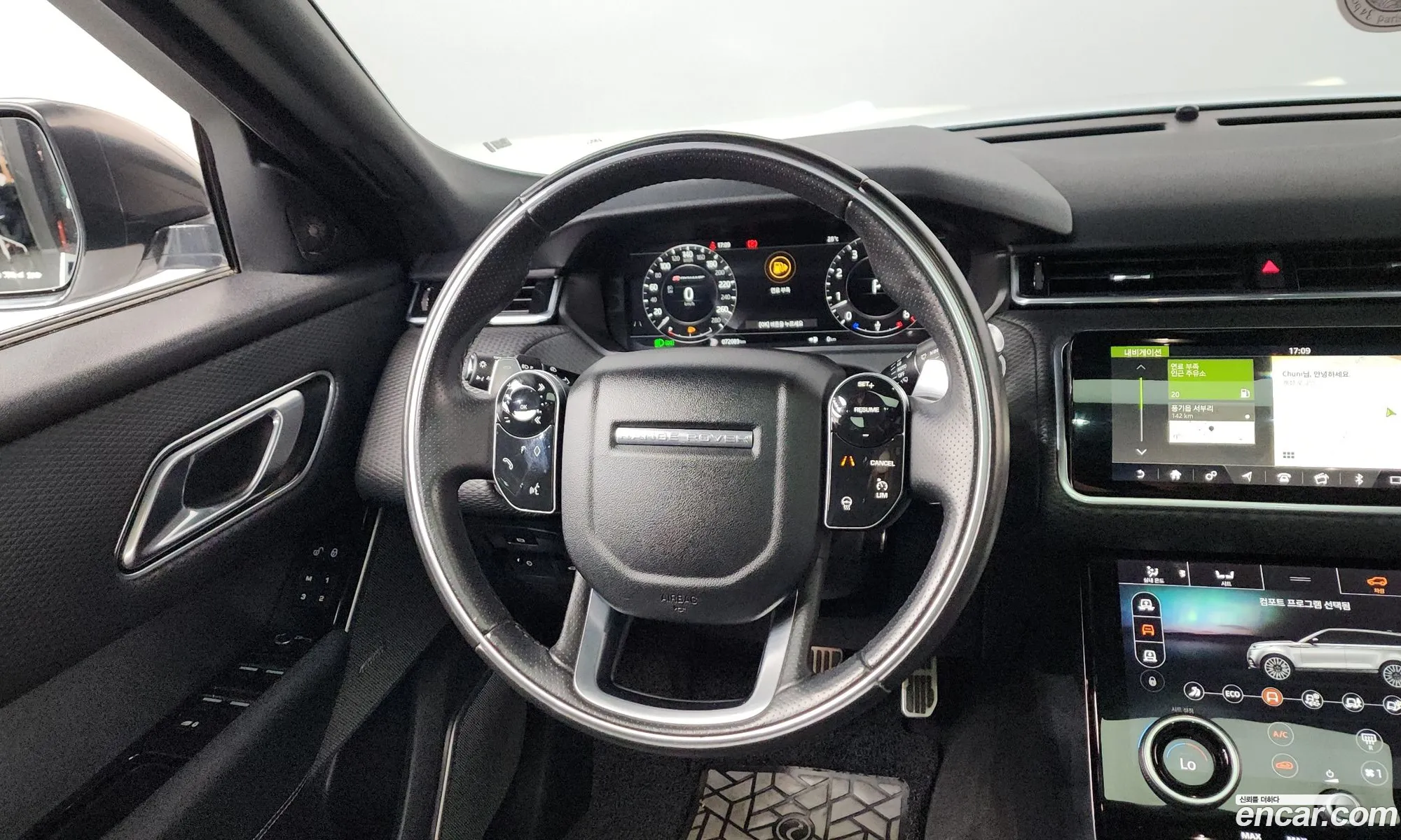 Land Rover Range Rover Velar 2018 — 33