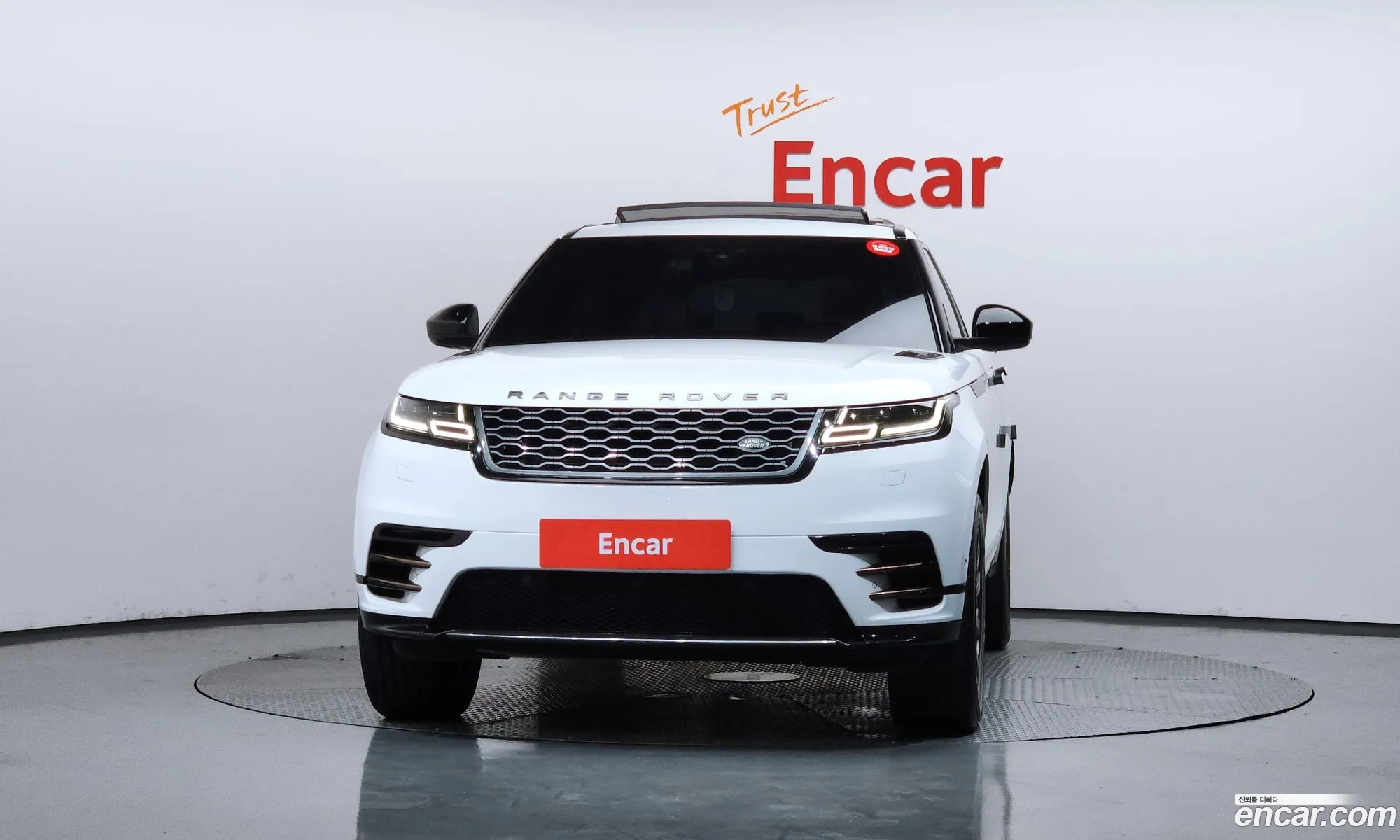 Land Rover Range Rover Velar 2018 — 24