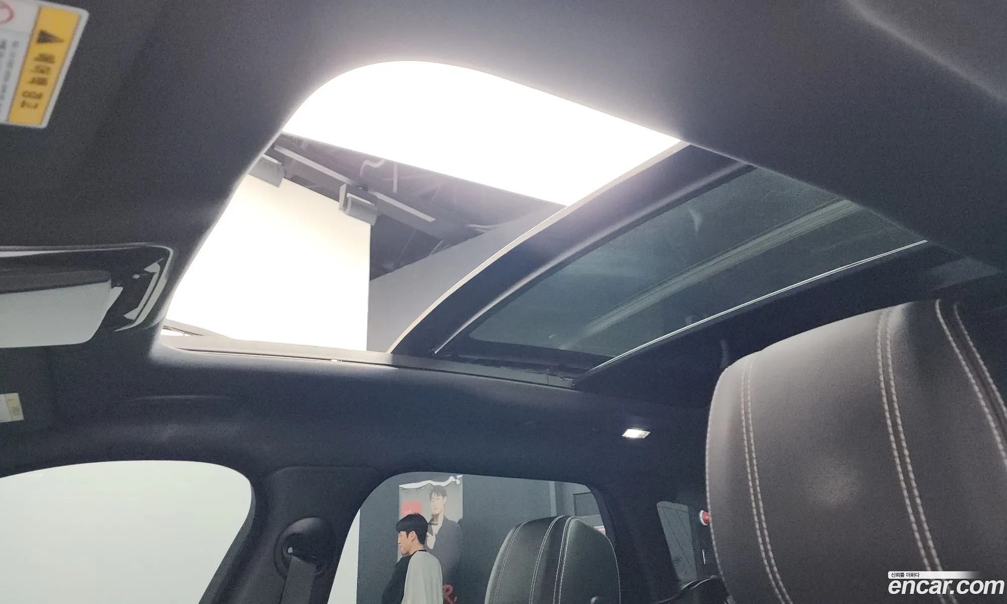 Land Rover Range Rover Velar 2018 — 11