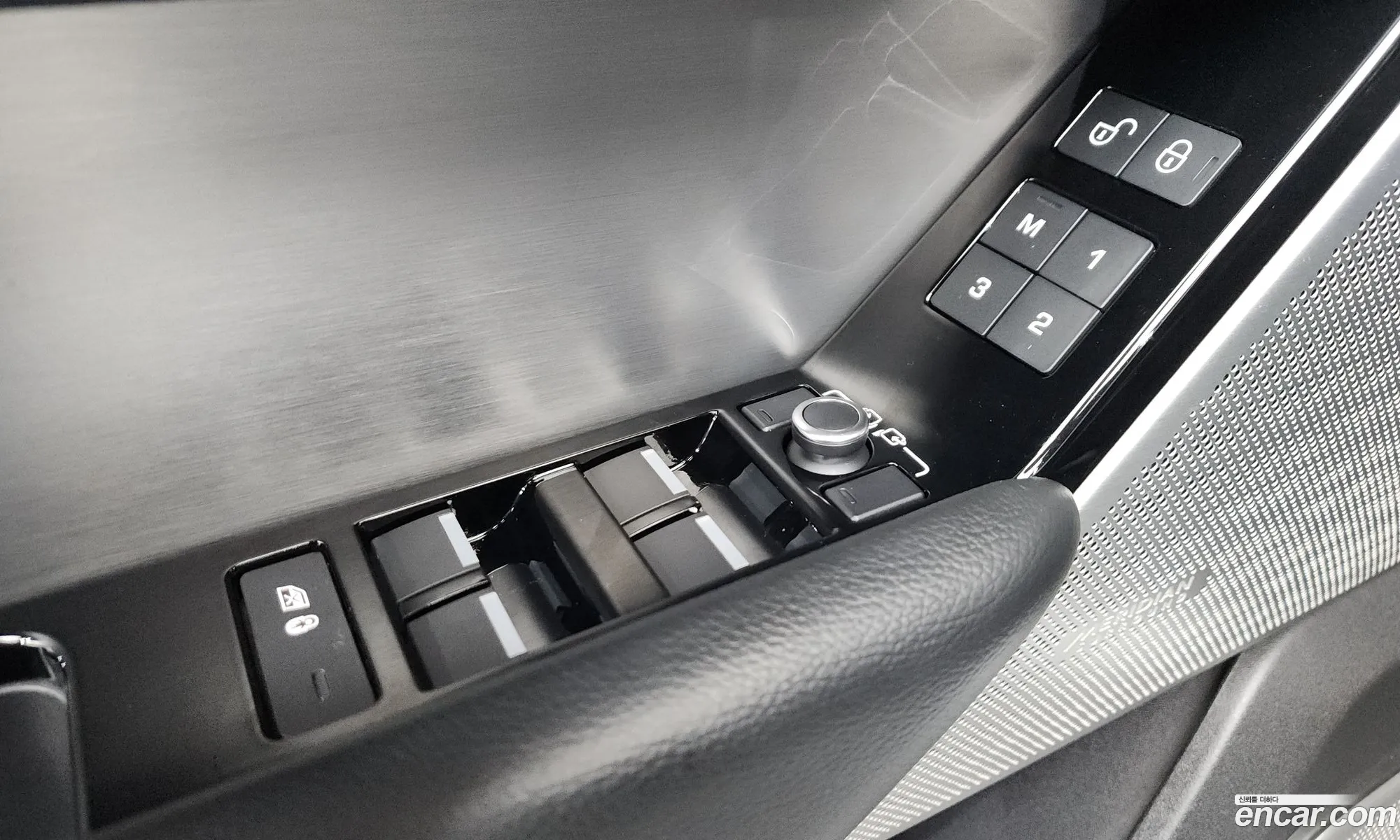 Land Rover Range Rover Velar 2018 — 14