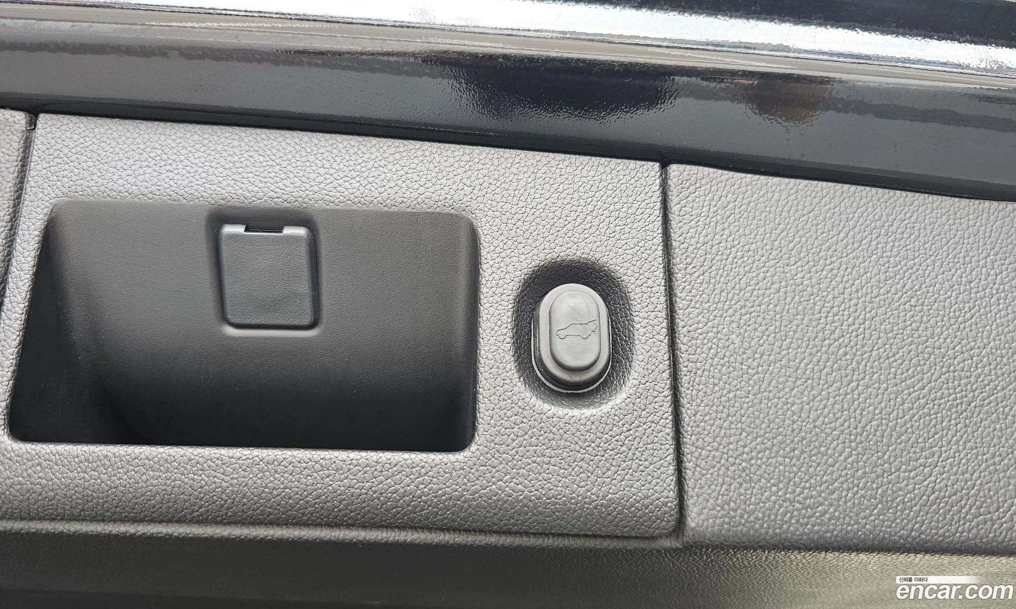 Cadillac Escalade 2020 1GYS47KJXLR217352 — 17