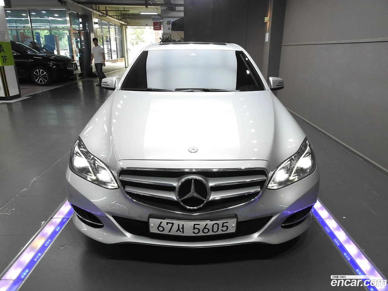 Mercedes-Benz E-Class W212 2015 — 17