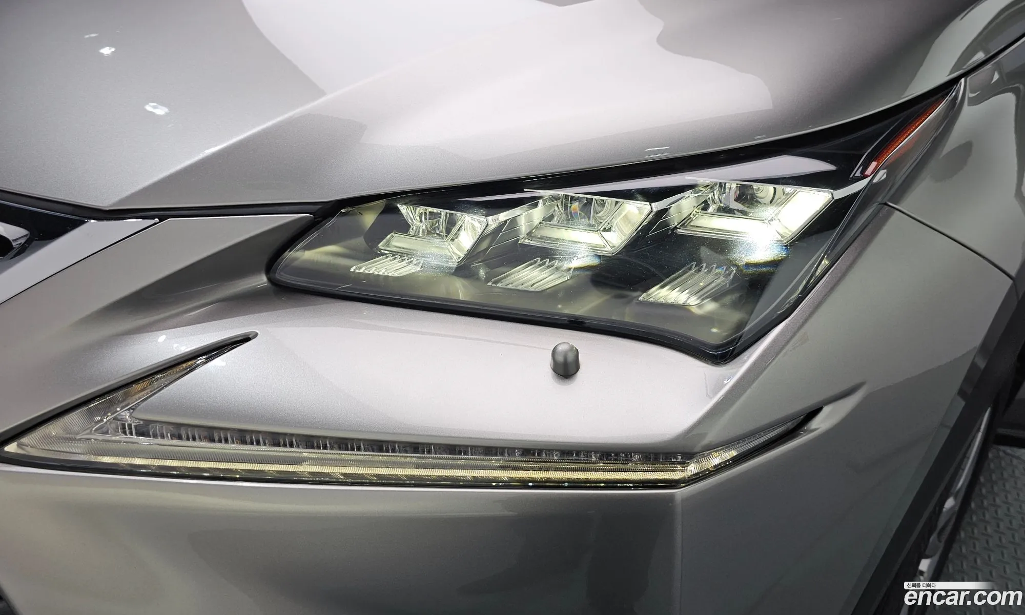 Lexus NX300h 2016 JTJBJRBZ3H2055903 — 8