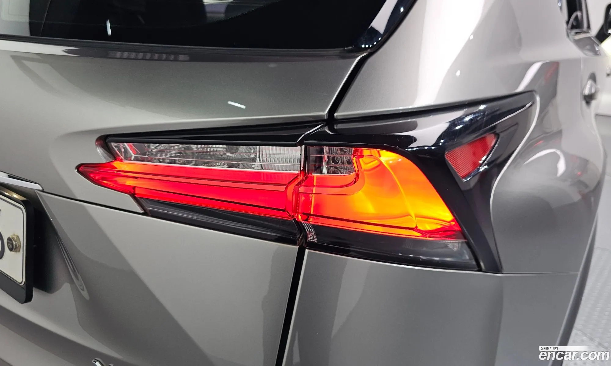 Lexus NX300h 2016 JTJBJRBZ3H2055903 — 24