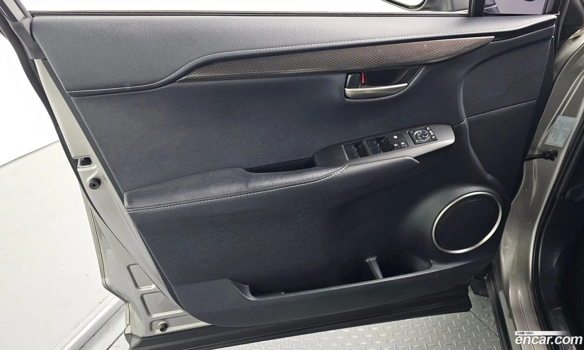 Lexus NX300h 2016 JTJBJRBZ3H2055903 — 13
