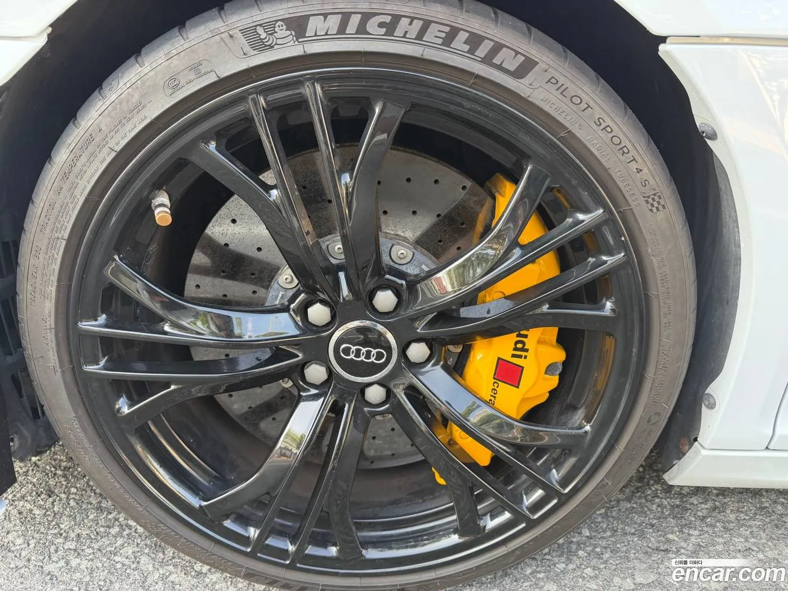 Audi R8 2014 — 11