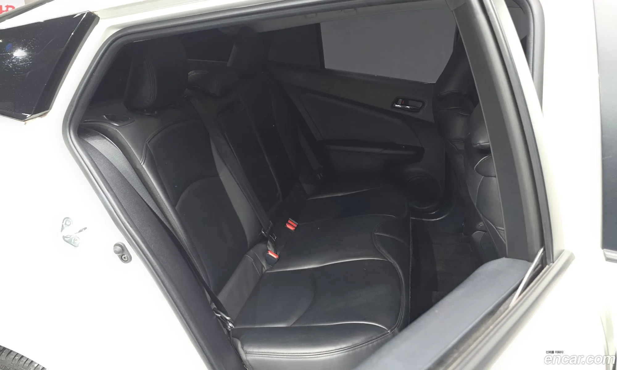 Toyota Prius 2018 JTDKBRFU4J3083496 — 10