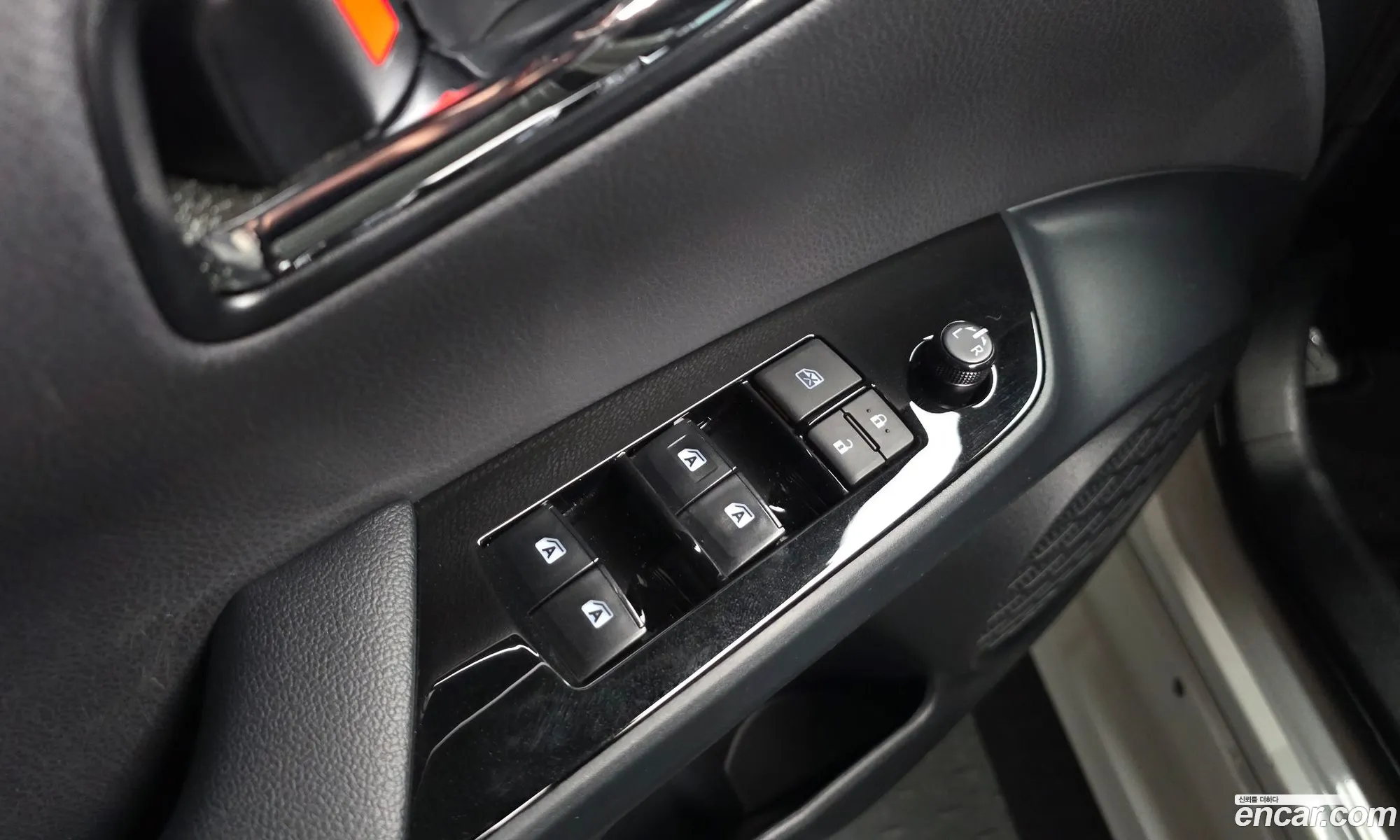 Toyota Prius 2018 JTDKBRFU4J3083496 — 17