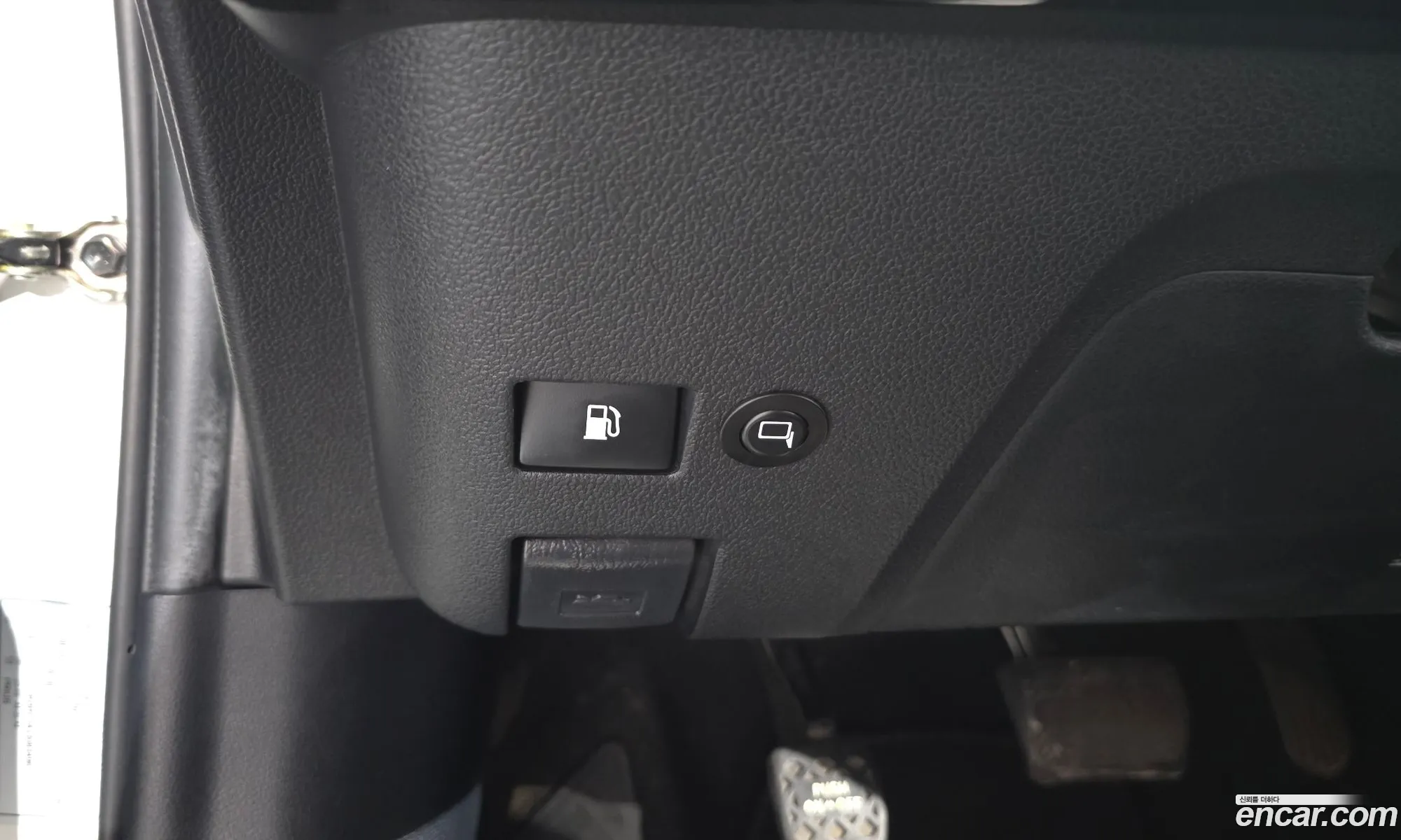 Toyota Prius 2018 JTDKBRFU4J3083496 — 14