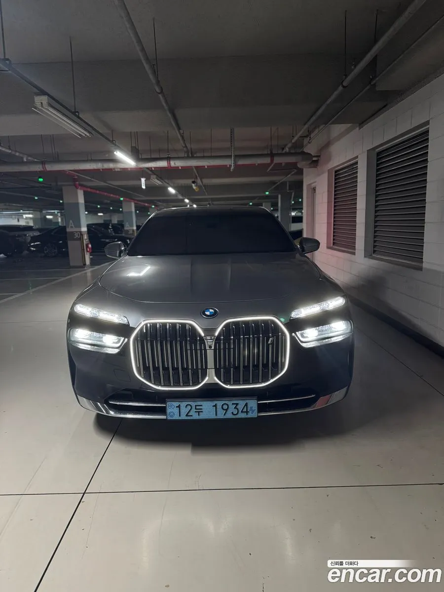 BMW i7 2022 — 3