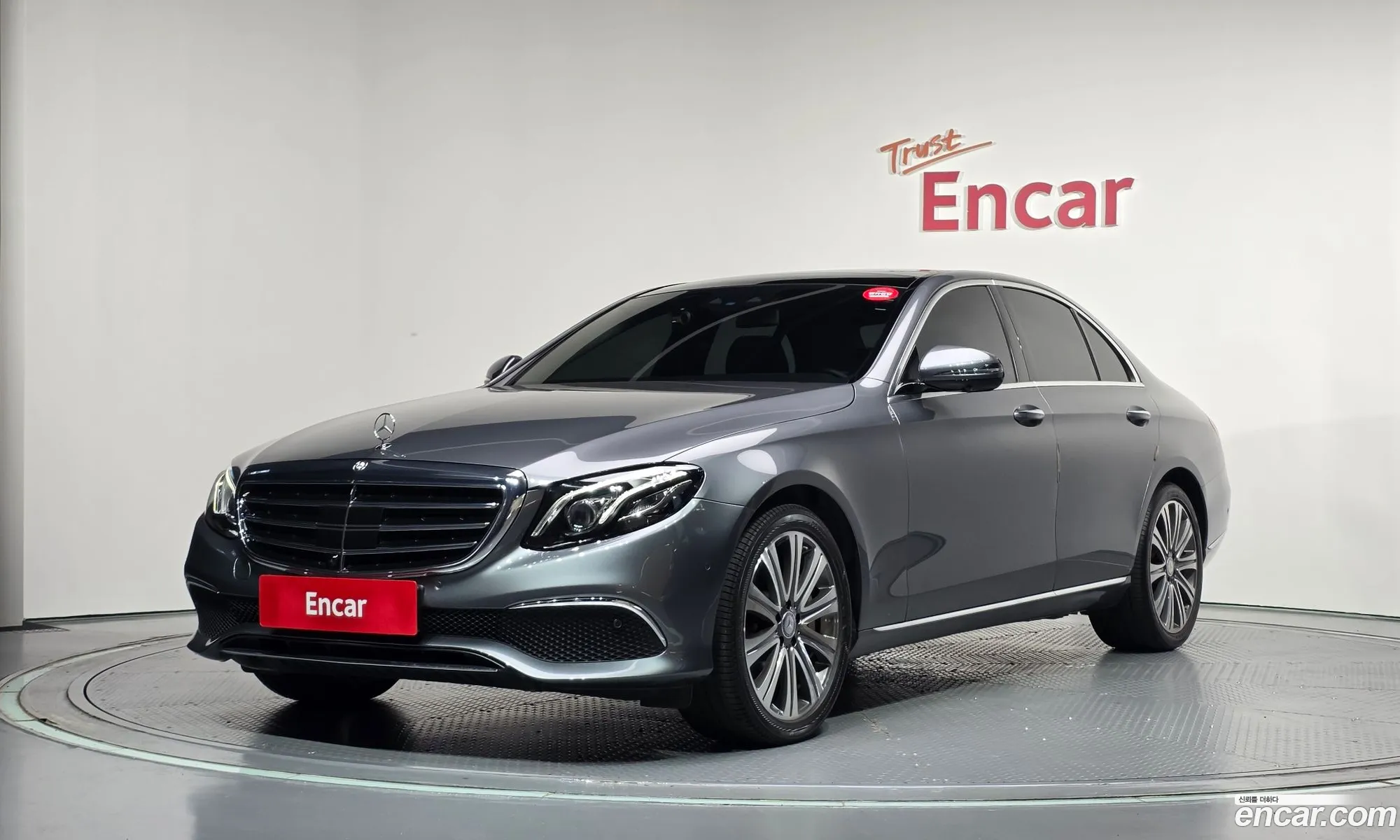 Mercedes-Benz E-Class W213 2017 — 13