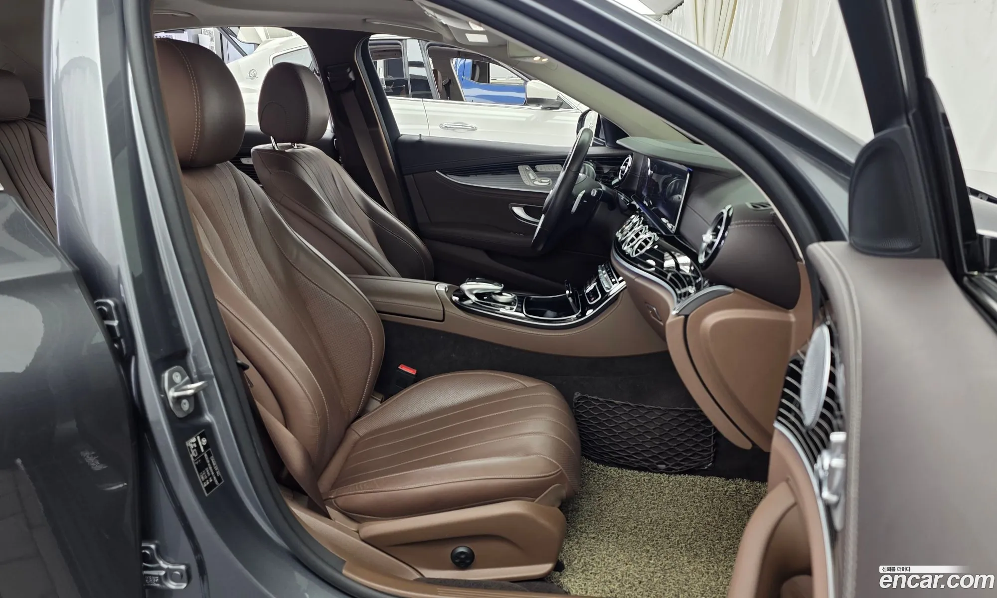 Mercedes-Benz E-Class W213 2017 — 19