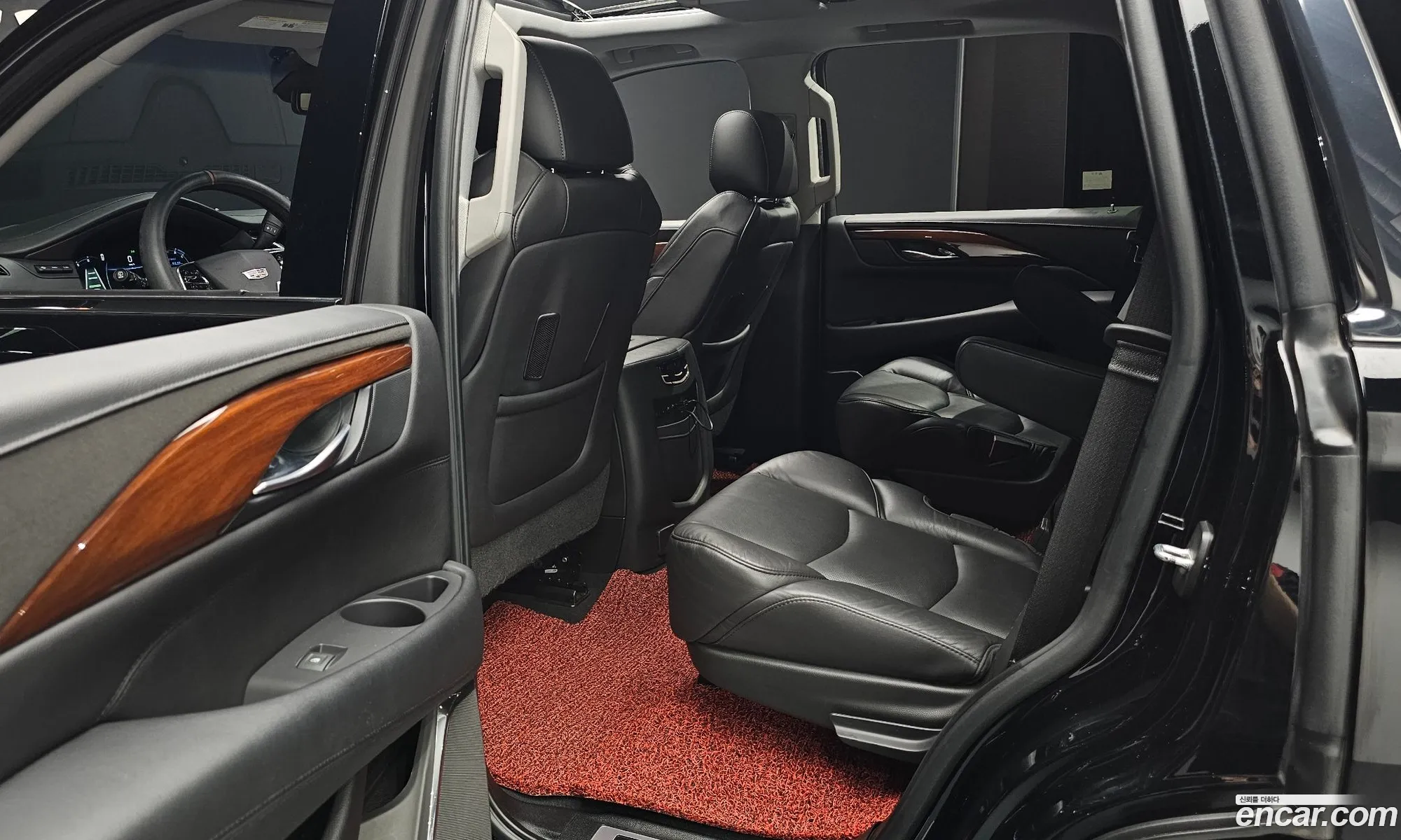 Cadillac Escalade 2018 1GYS47KJ1JR163016 — 16
