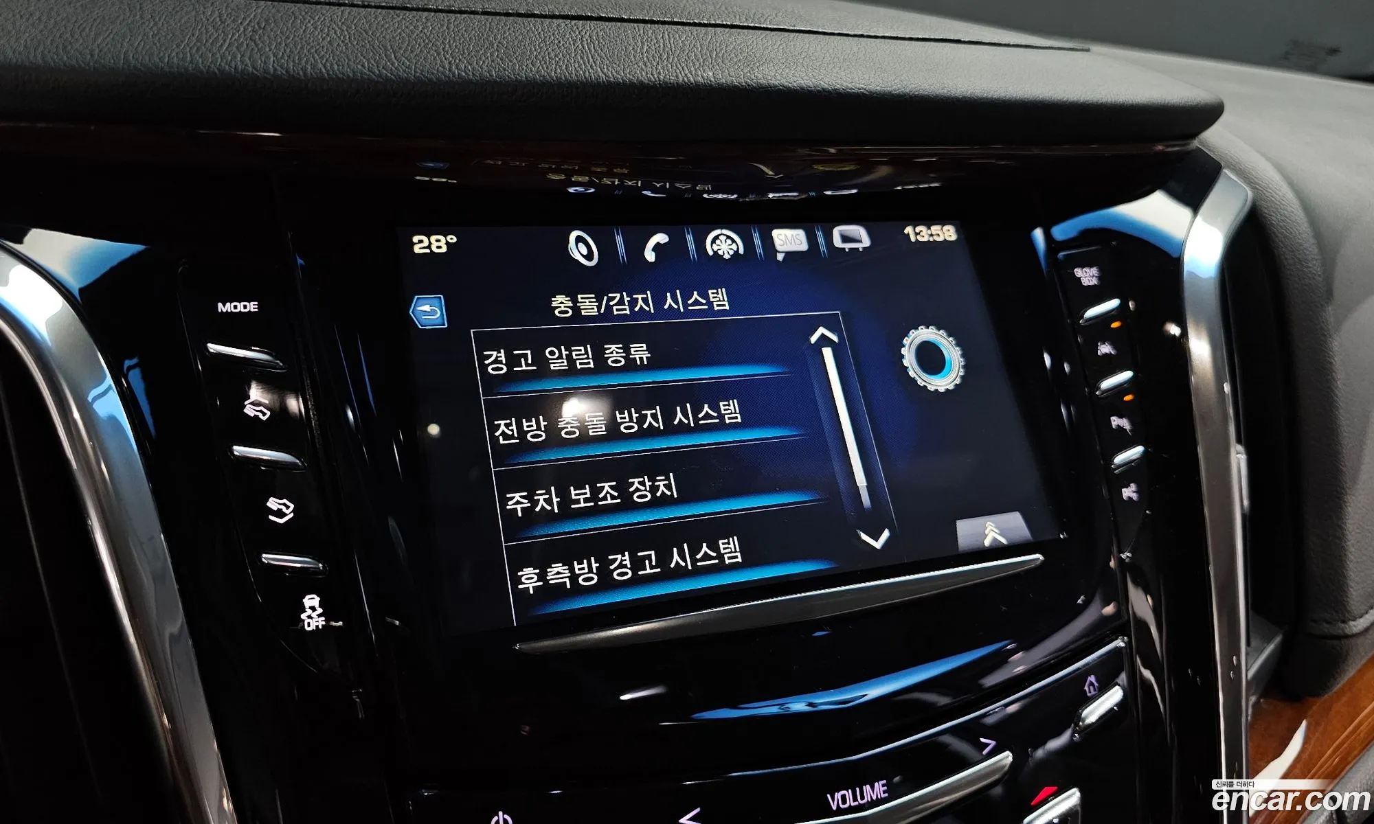 Cadillac Escalade 2018 1GYS47KJ1JR163016 — 6