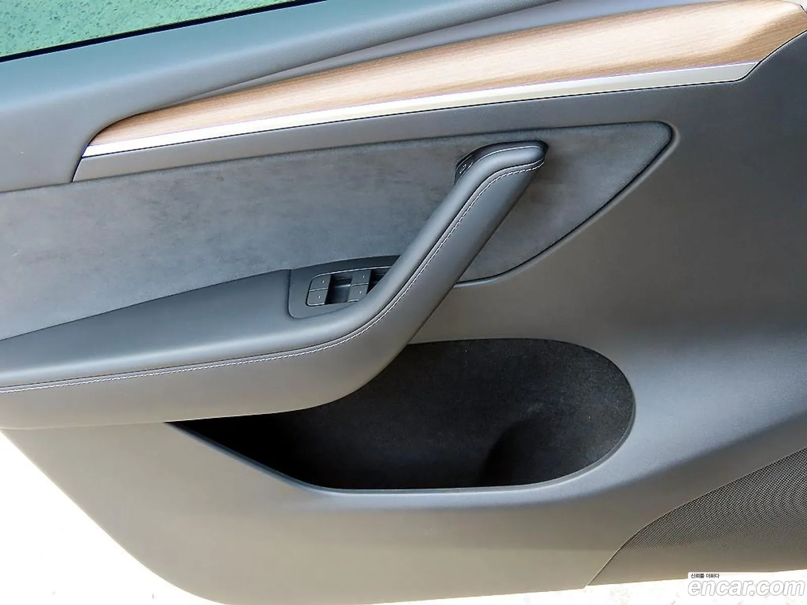 Tesla Model Y 2024 — 14