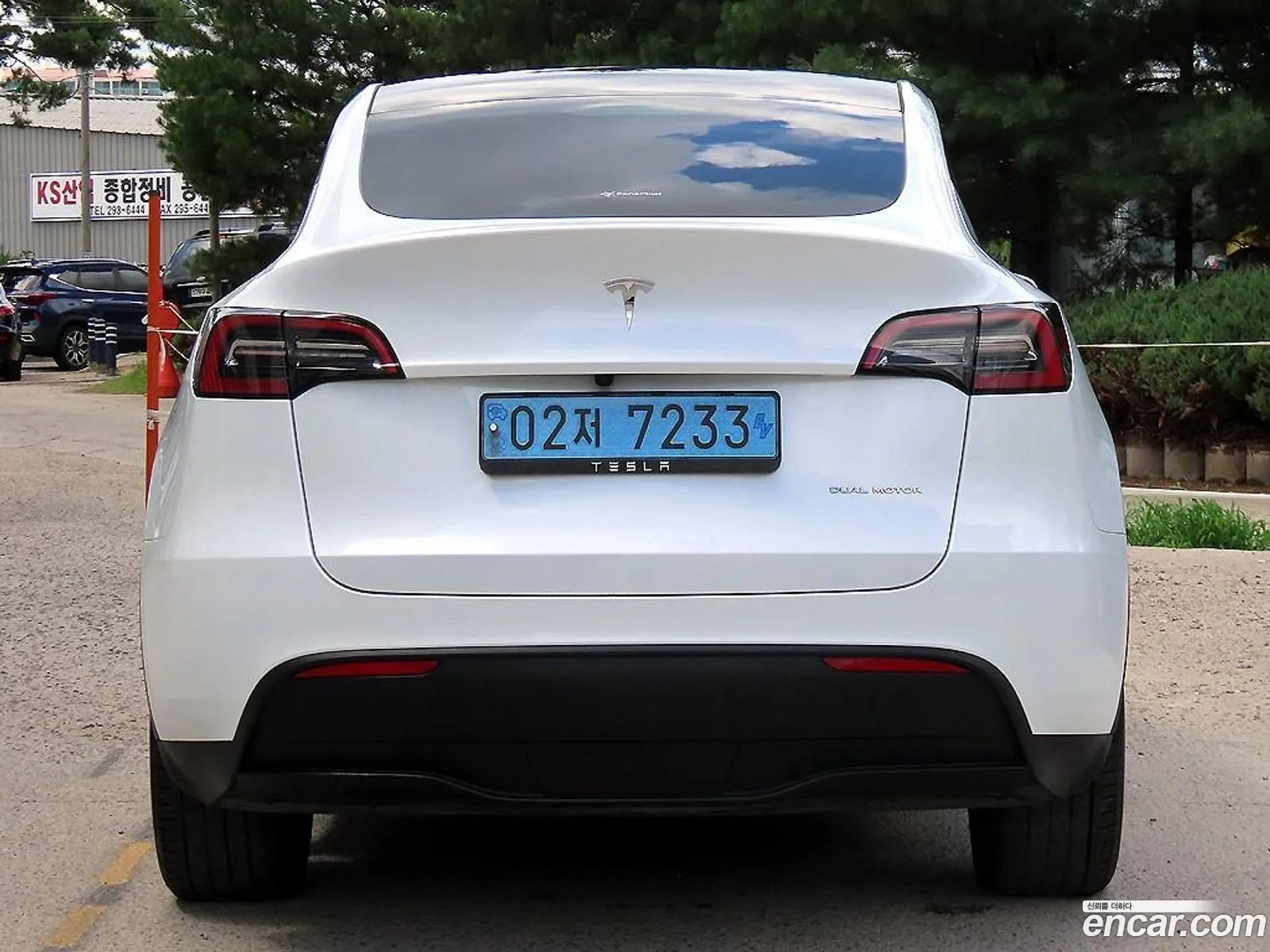 Tesla Model Y 2024 — 2