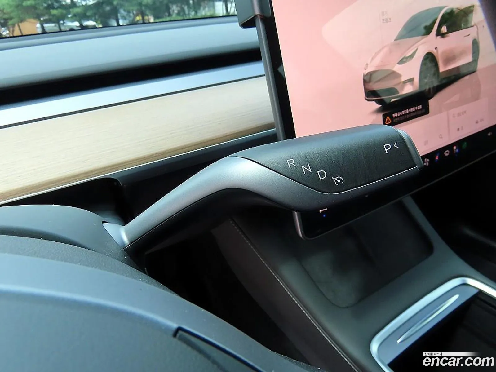 Tesla Model Y 2024 — 10