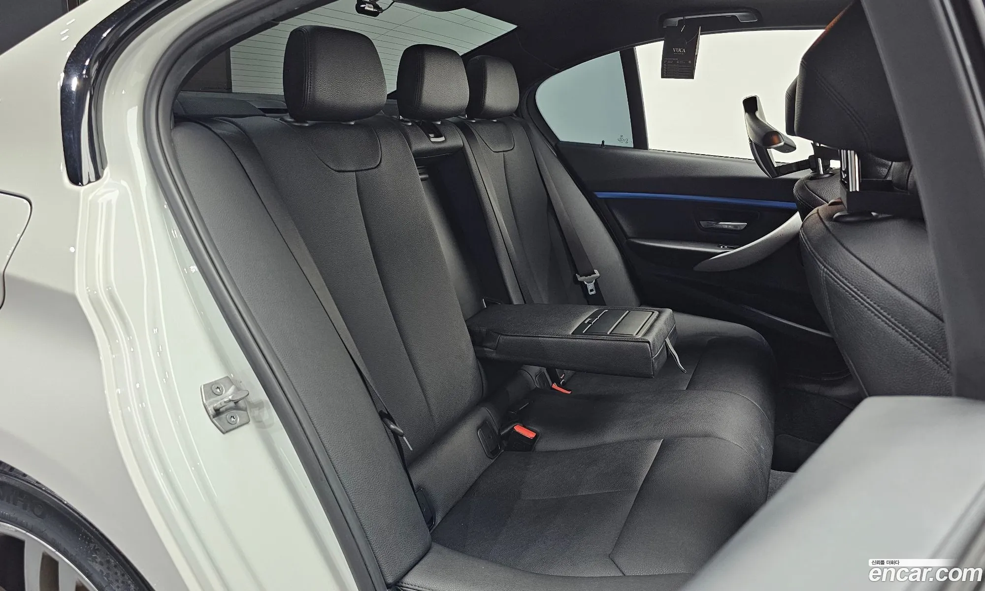 BMW 3 Series 2017 — 16