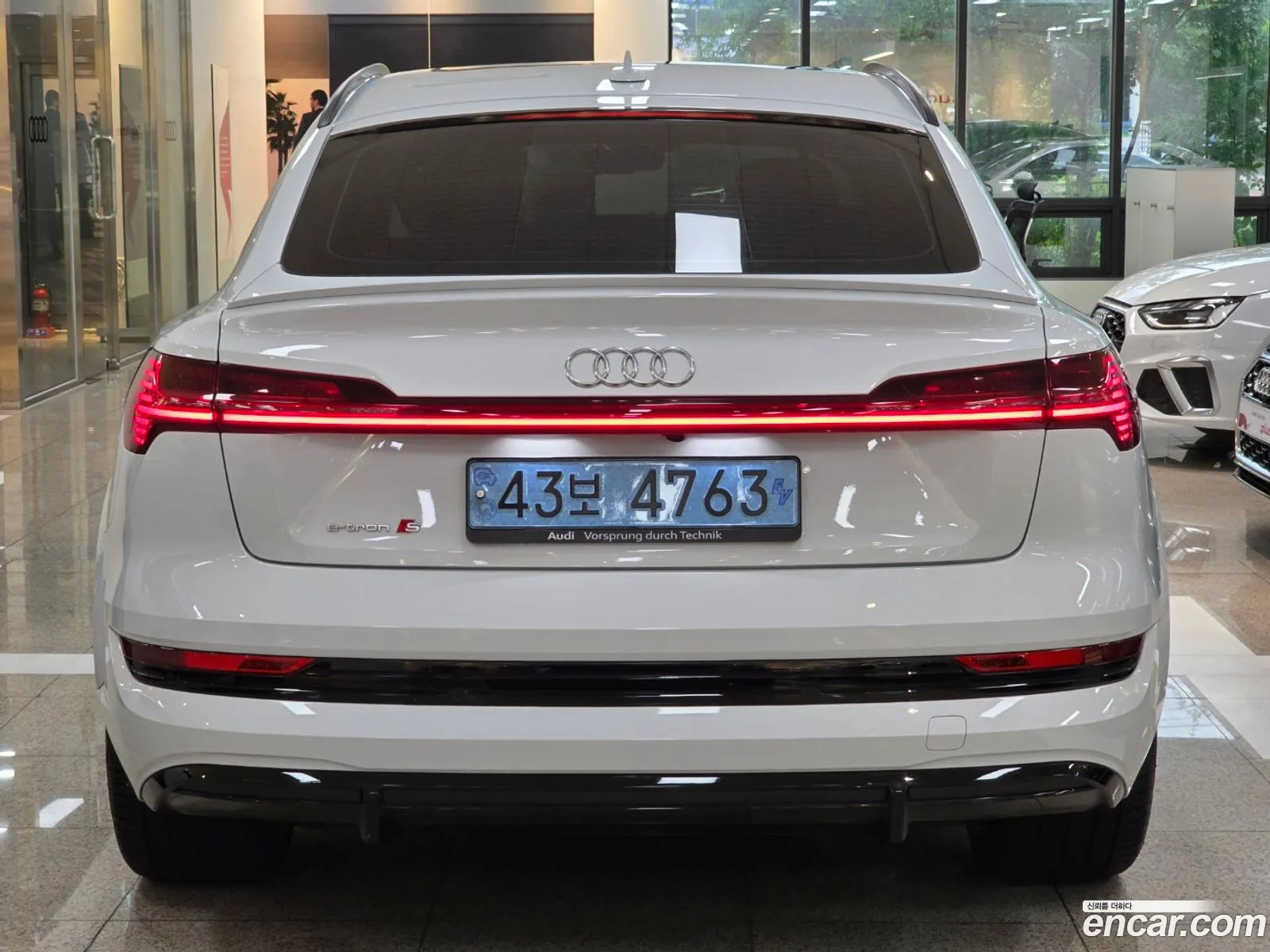 Audi e-tron 2023 — 6