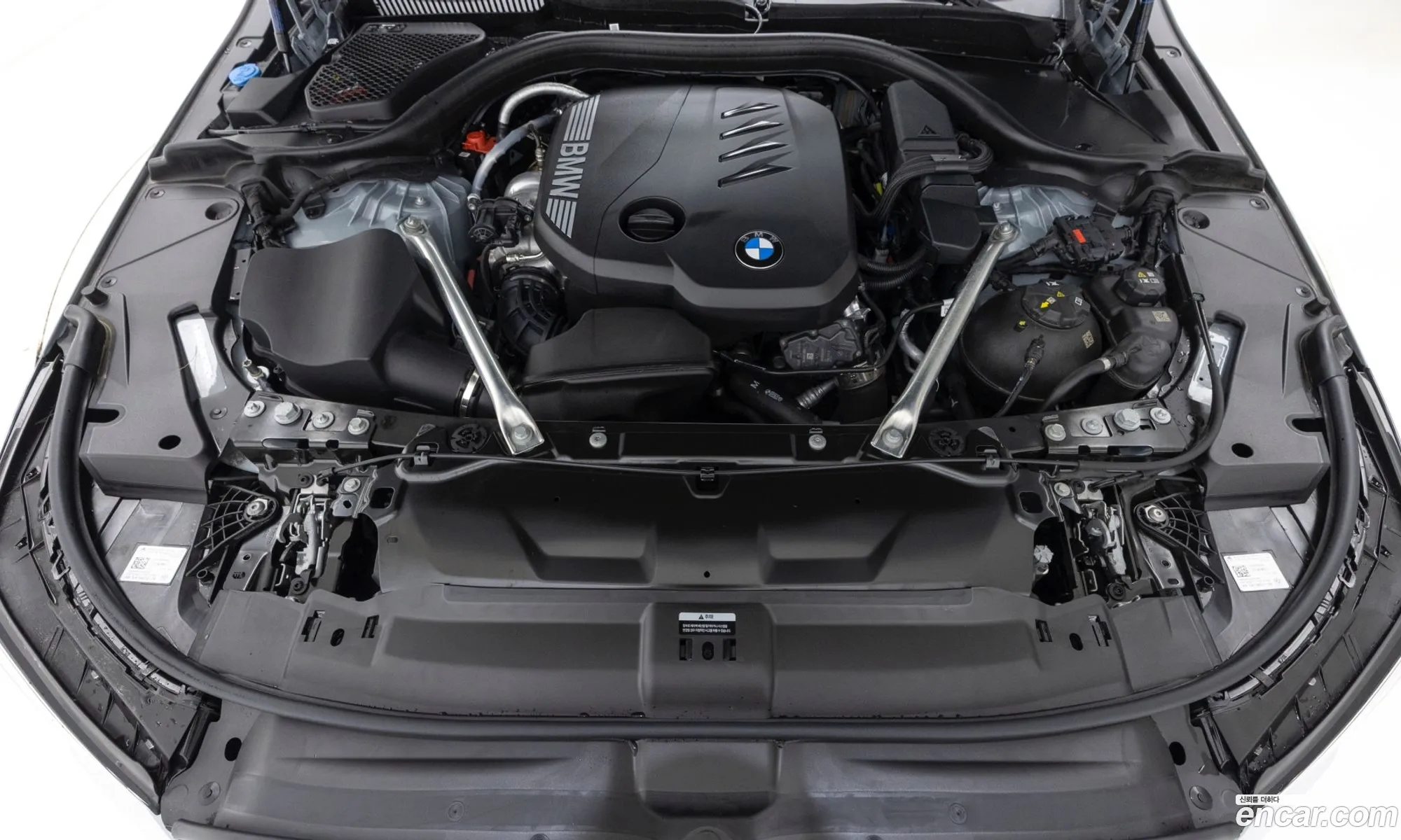 BMW 5 Series 2025 — 16