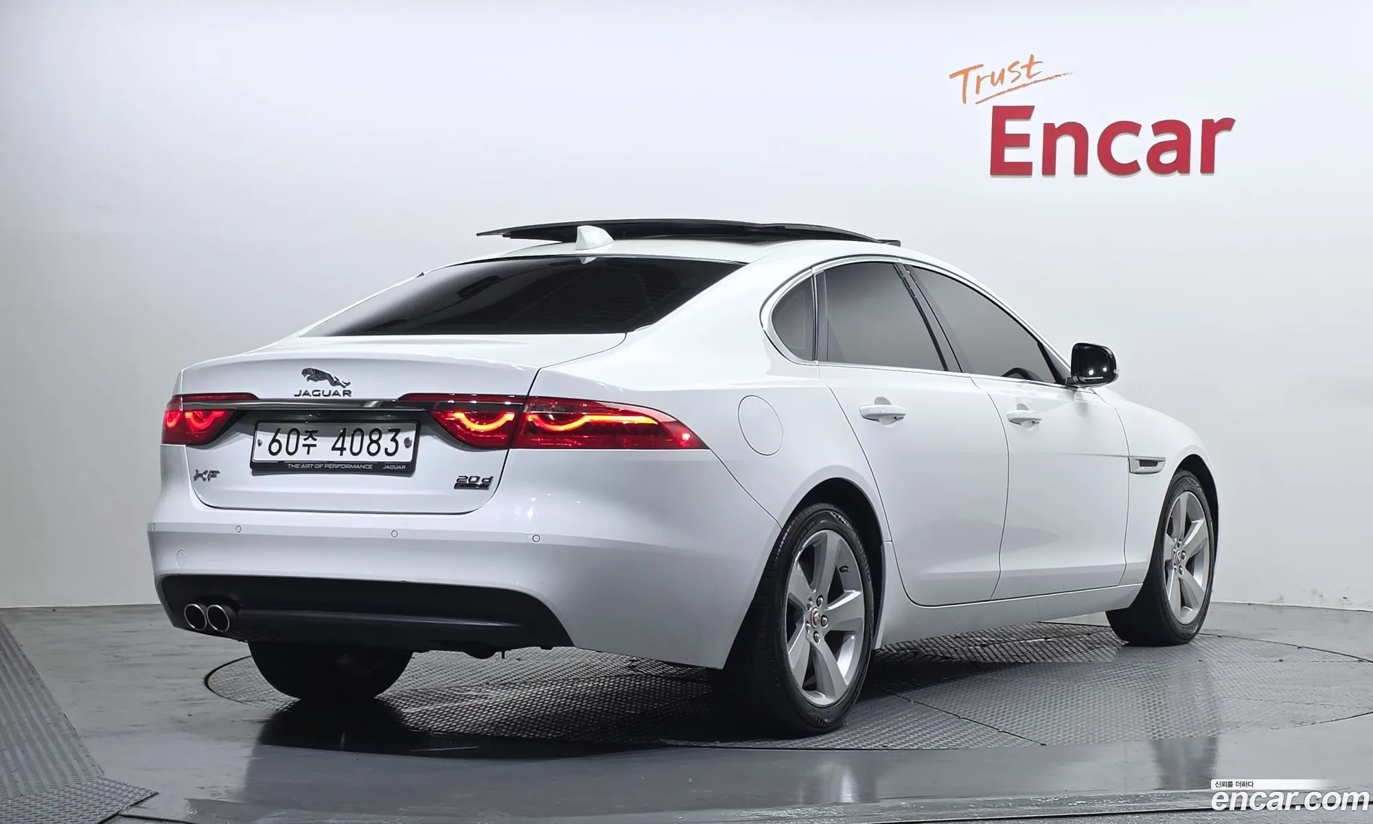 Jaguar XF 2018 — 7
