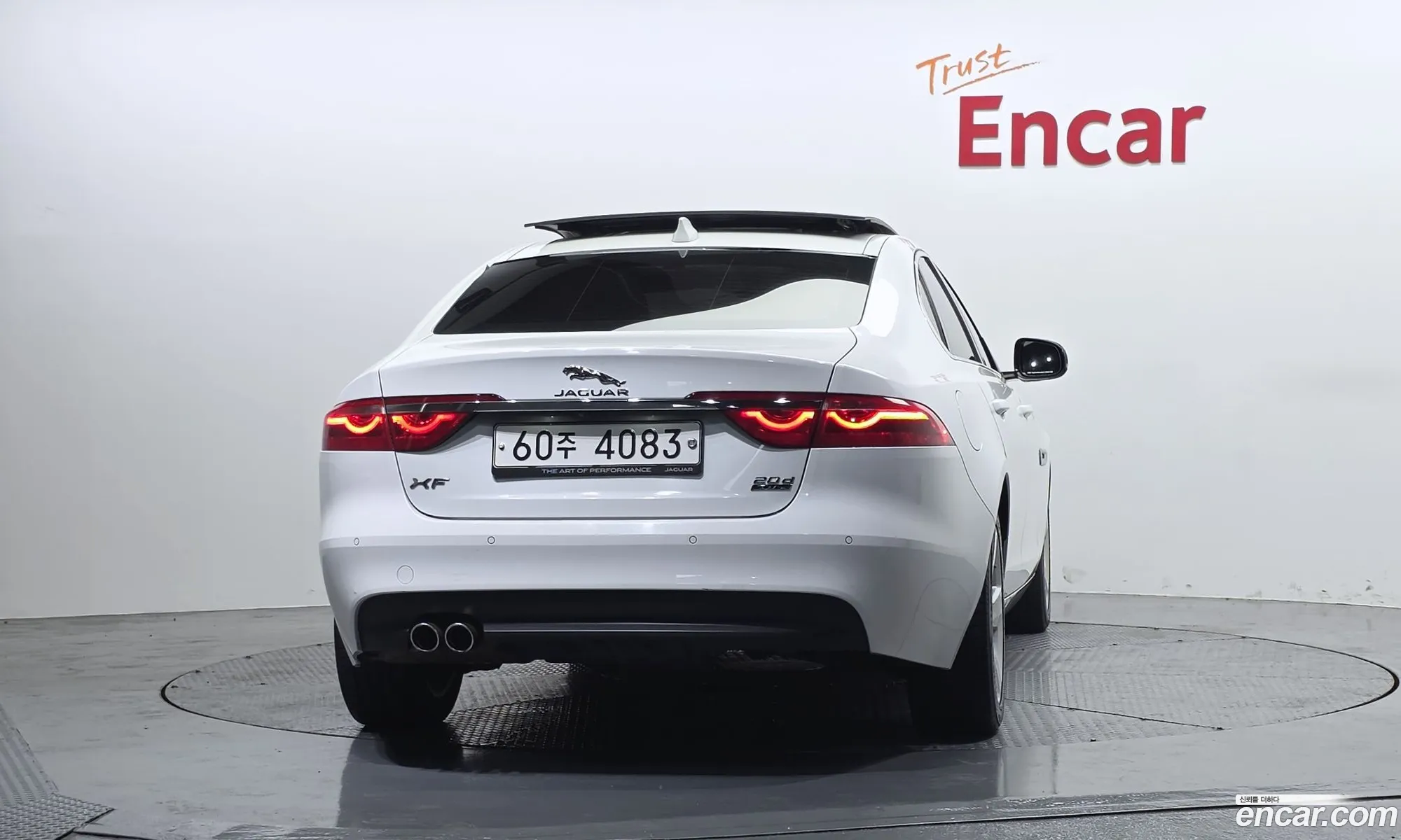 Jaguar XF 2018 — 14