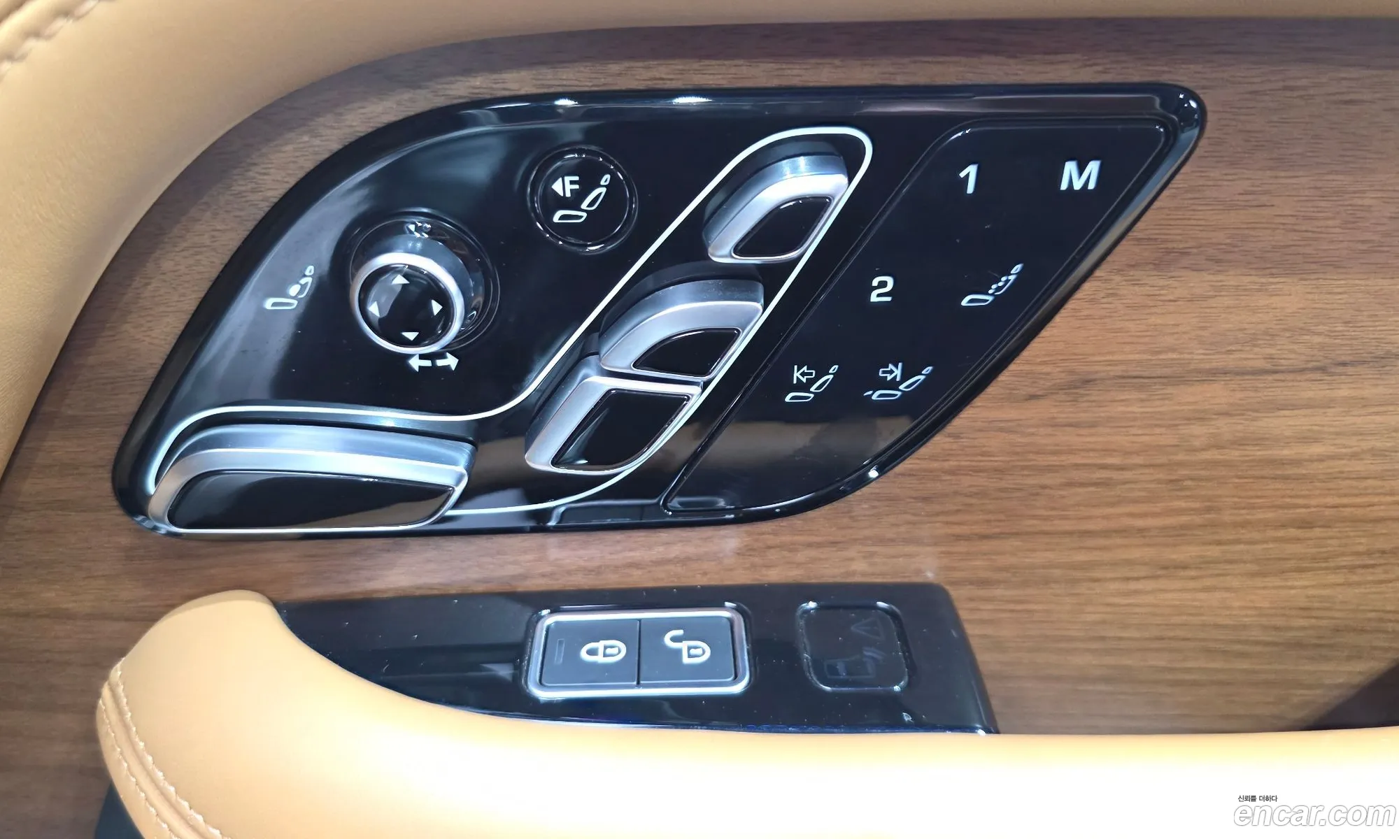 Land Rover Range Rover 2018 SALGA2BJ7JA503929 — 22
