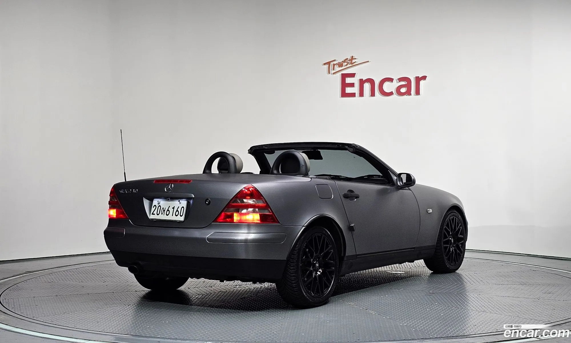 Mercedes-Benz SLK-Class 2001 WDB1704471F155607 — 10