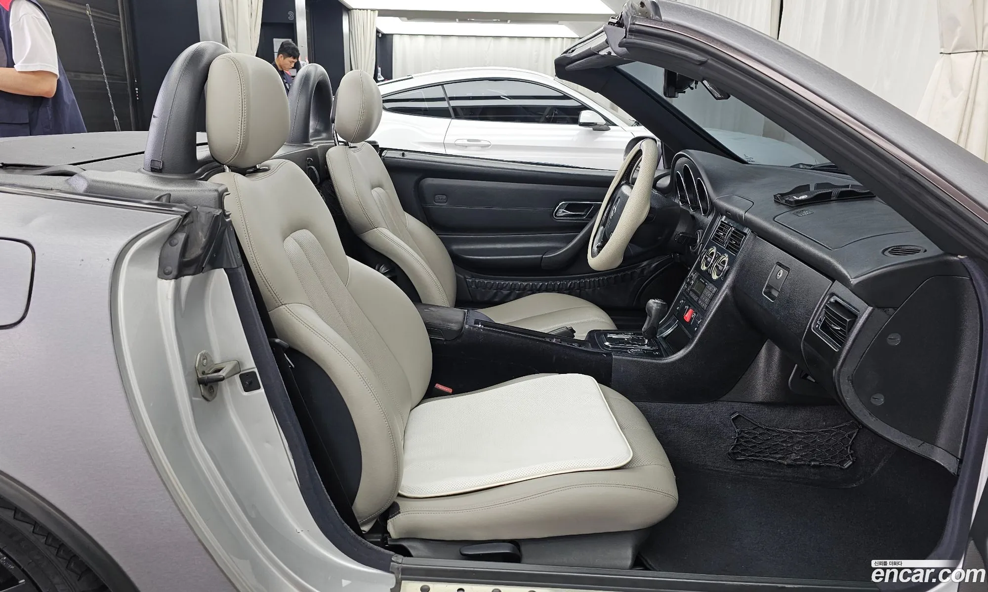 Mercedes-Benz SLK-Class 2001 WDB1704471F155607 — 34