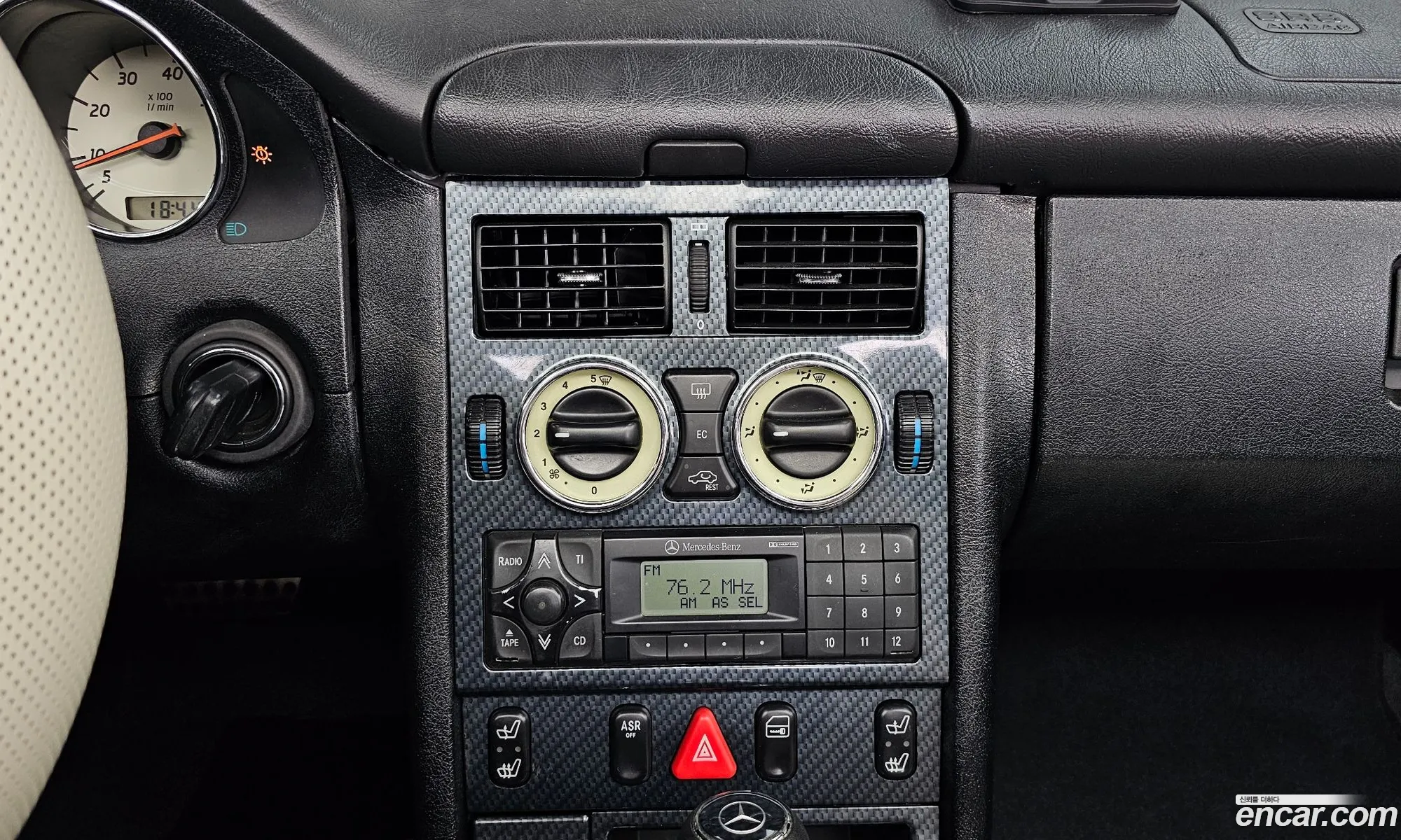 Mercedes-Benz SLK-Class 2001 WDB1704471F155607 — 6